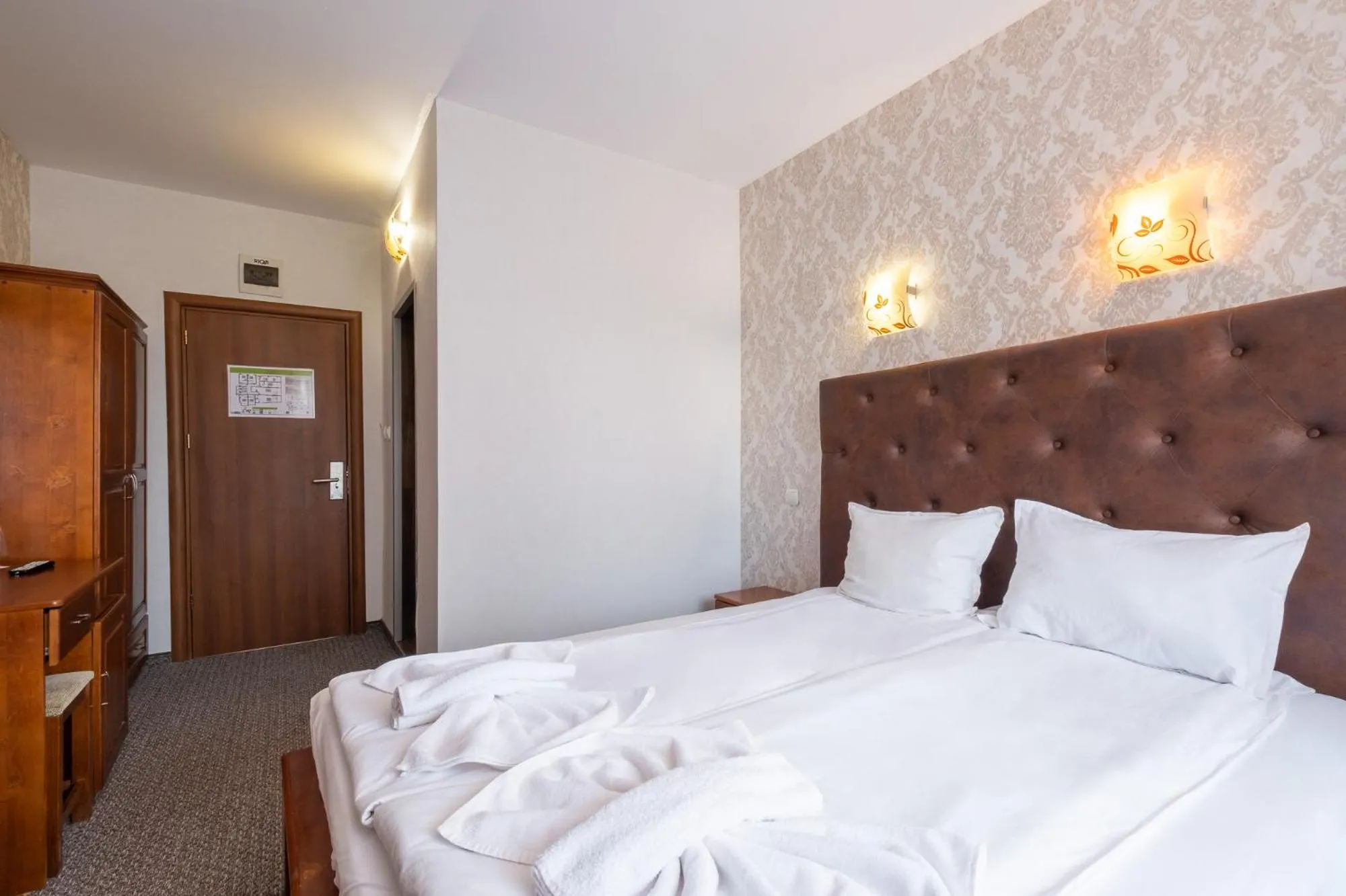 Photo of the whole room, Bed in Katalina SPA Resort