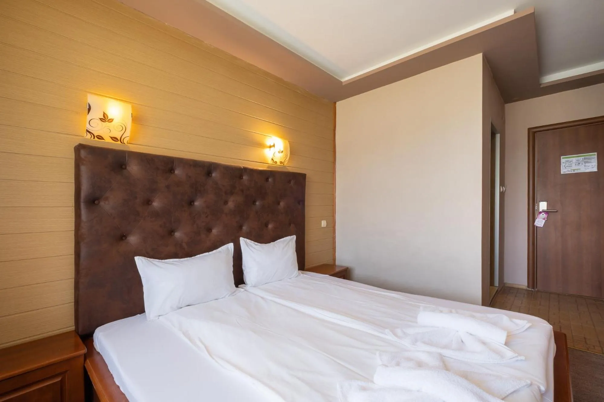 Photo of the whole room, Bed in Katalina SPA Resort