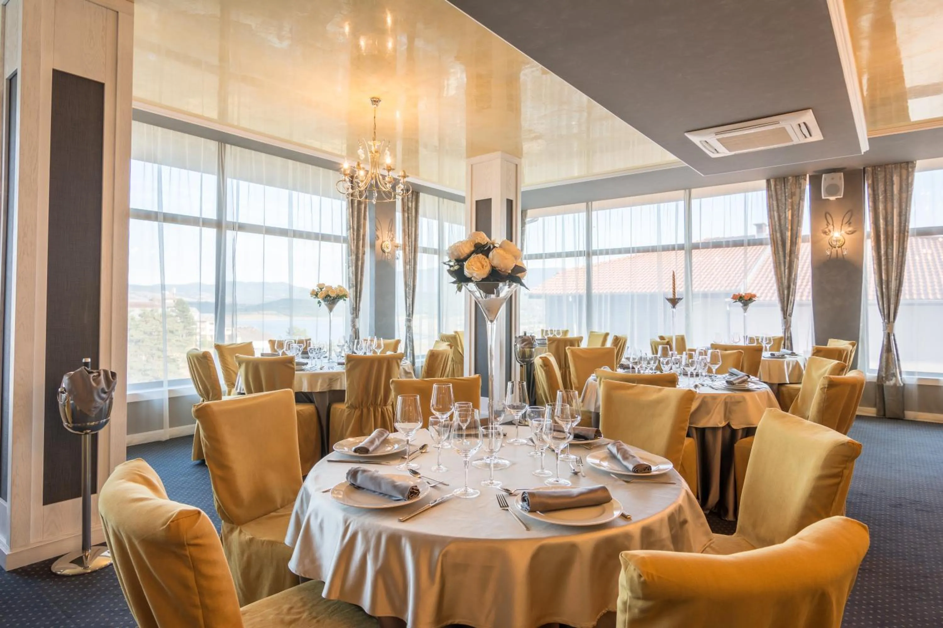 Restaurant/places to eat in Katalina SPA Resort