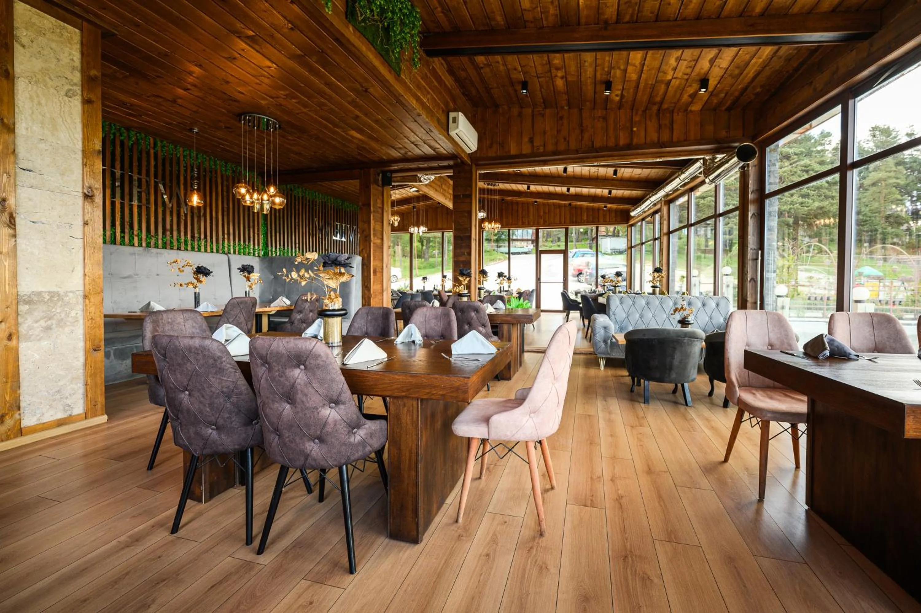 Restaurant/places to eat in Katalina SPA Resort