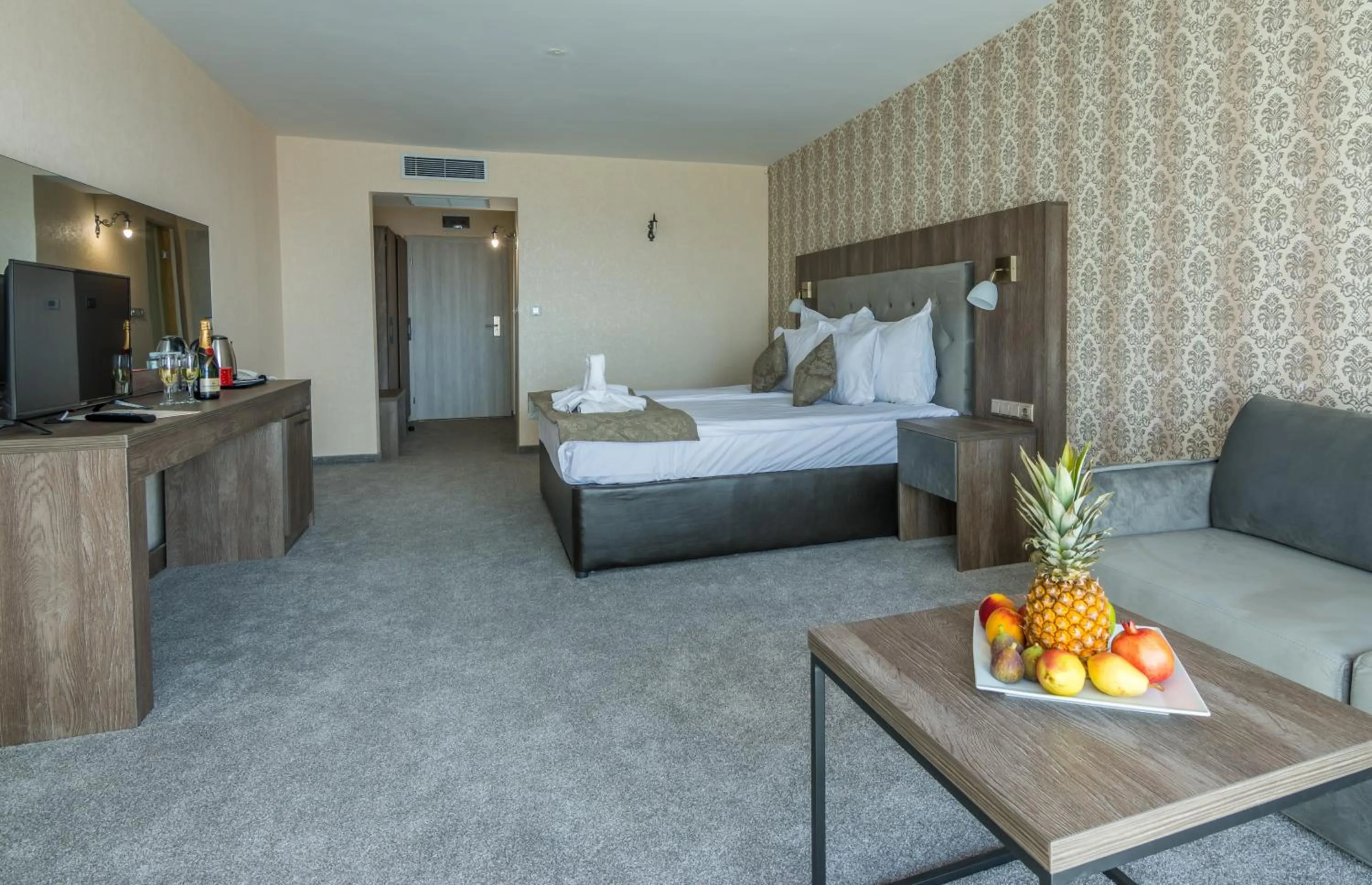 Bedroom, Bed in Katalina SPA Resort