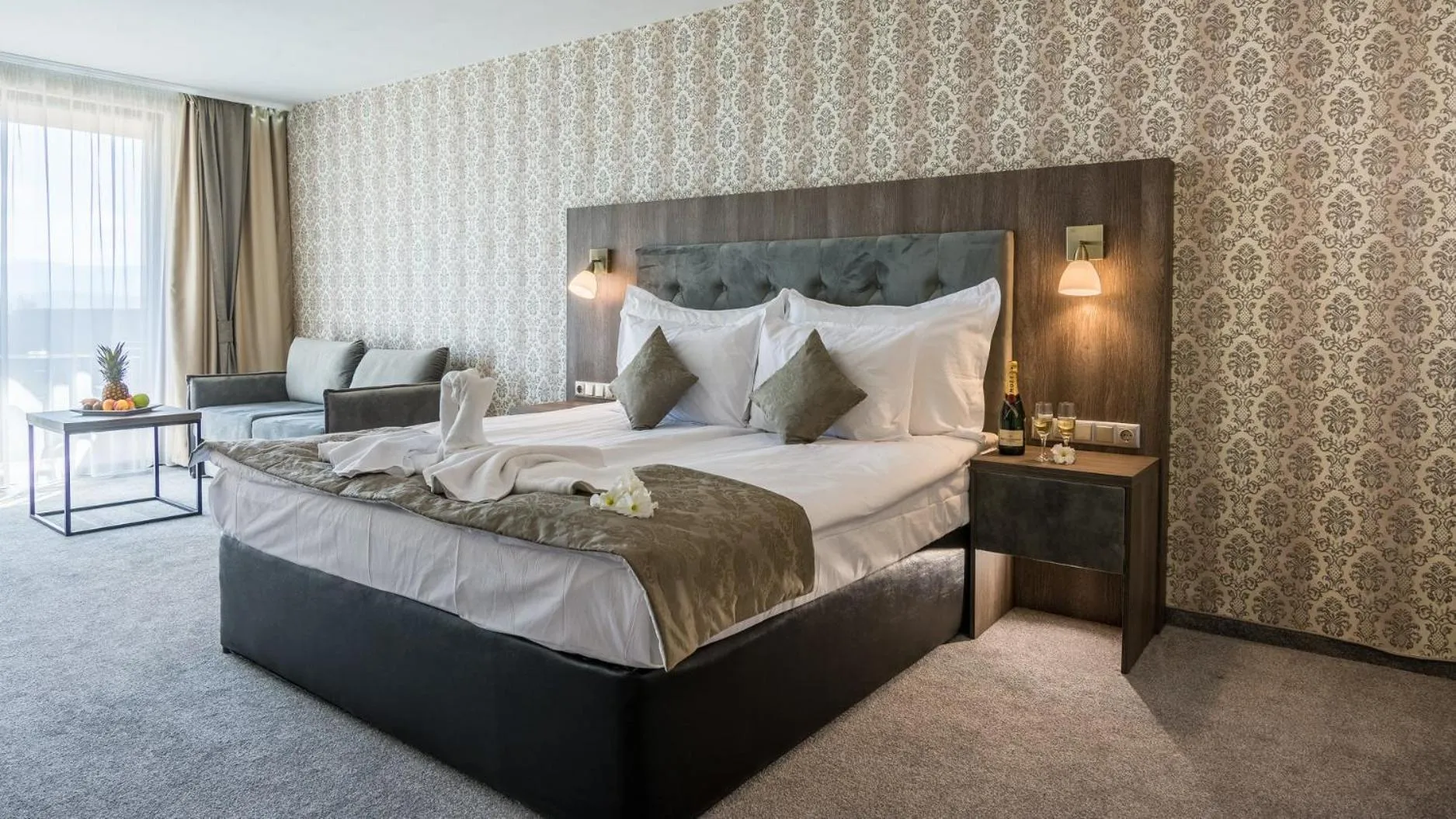 Photo of the whole room, Bed in Katalina SPA Resort