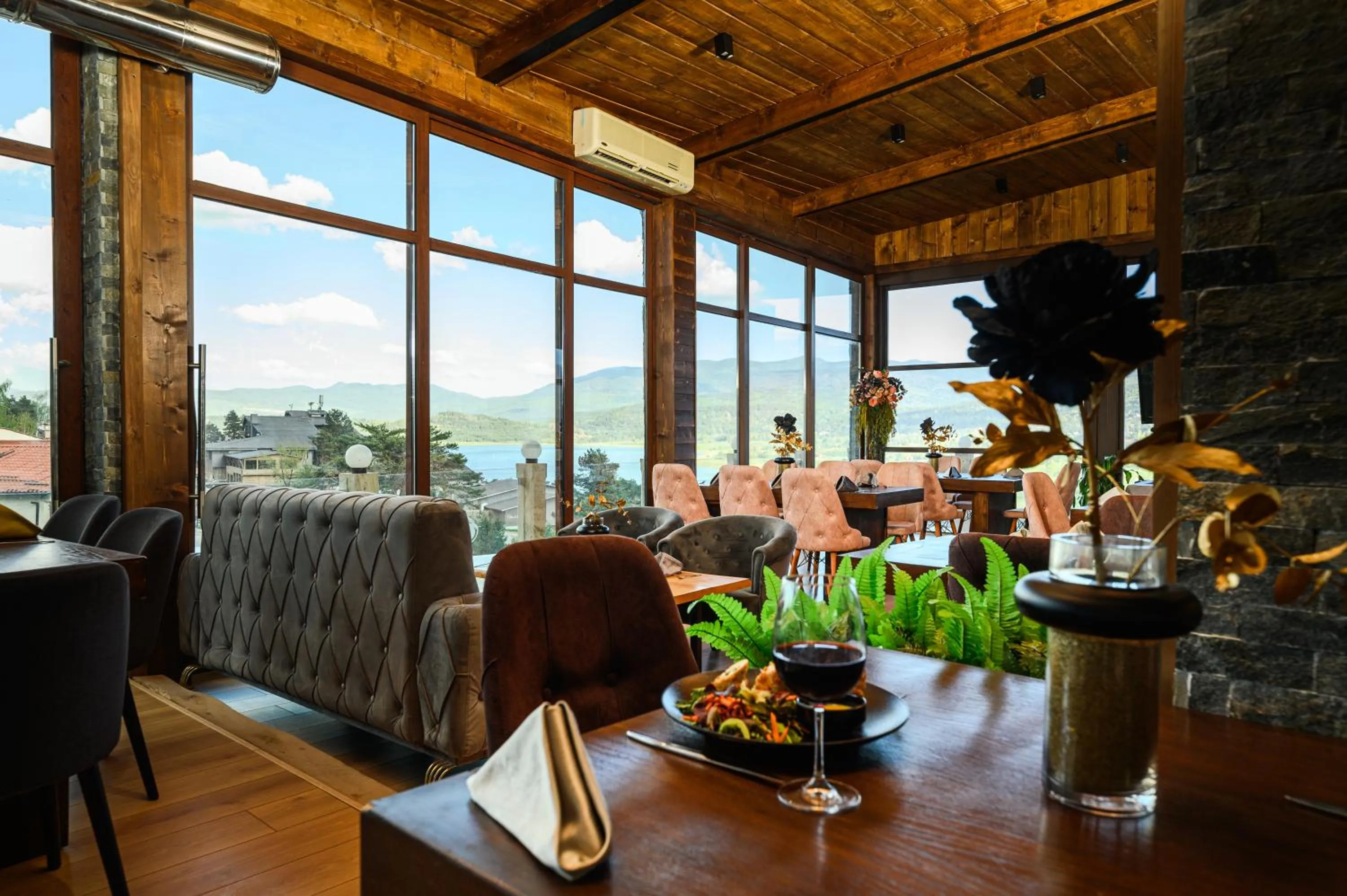 Restaurant/places to eat in Katalina SPA Resort