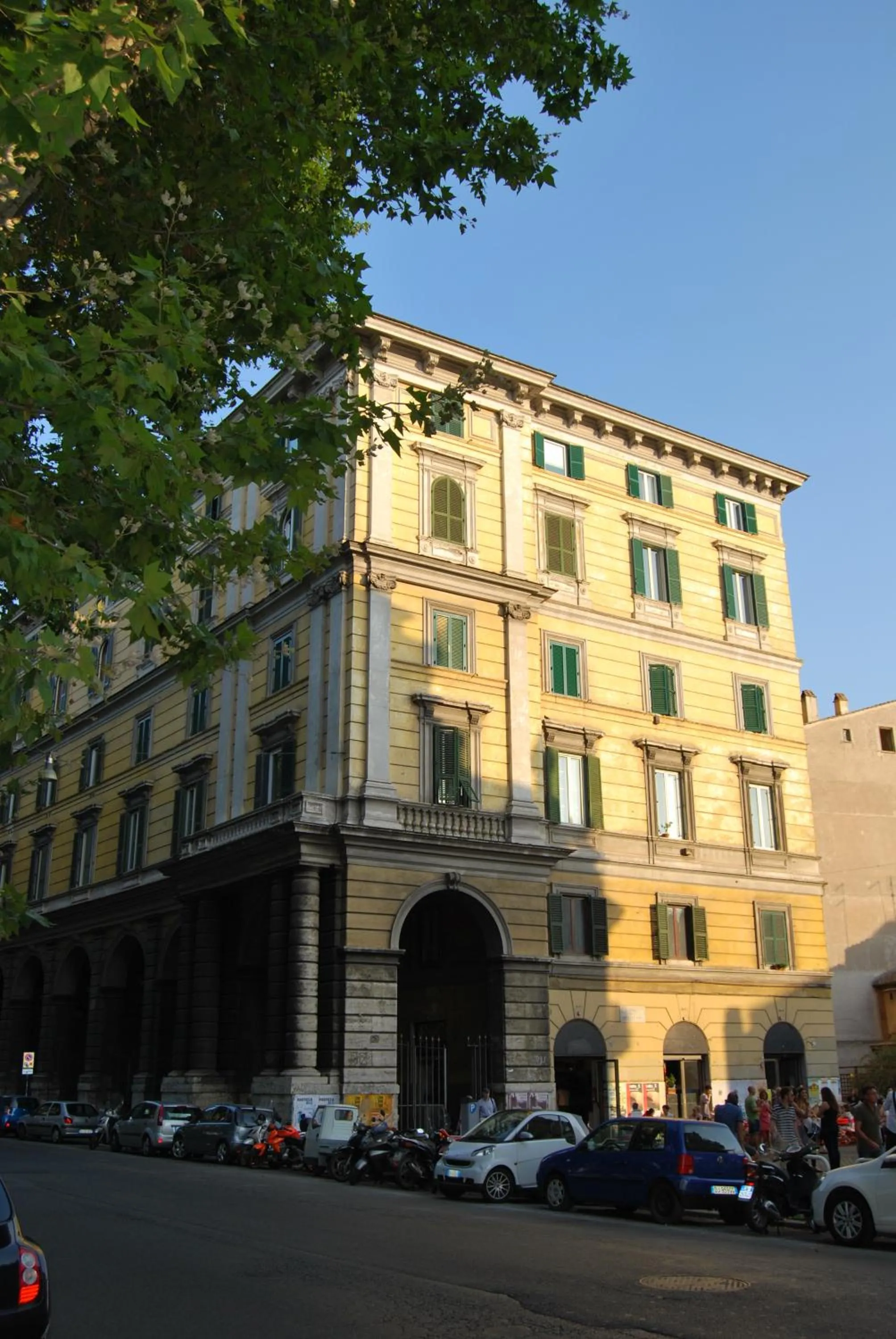 Area and facilities in Core De Roma Suites