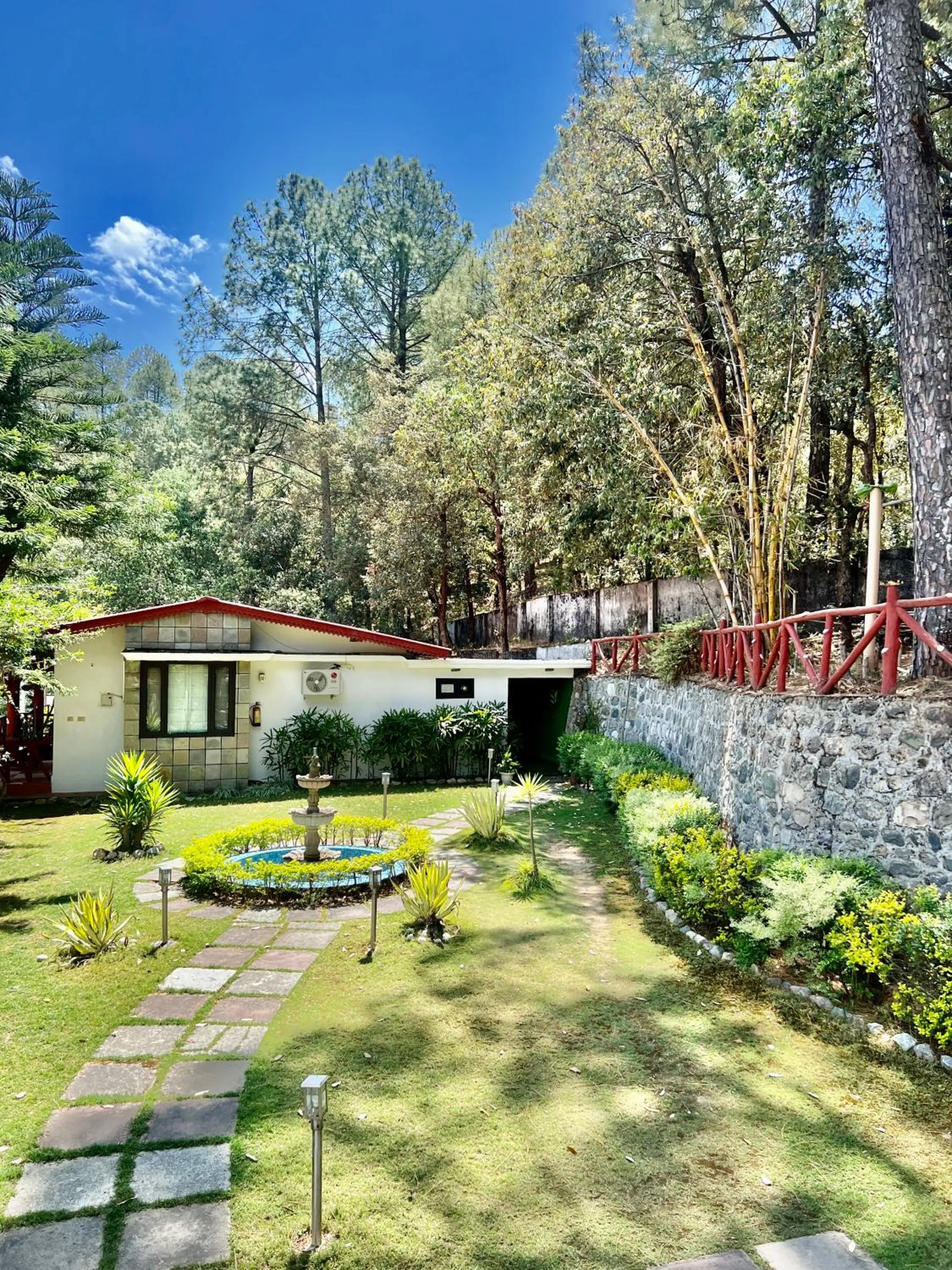 Property building in Sea Hawk - Luxury Hill Resort 4 mins from Bhimtal Lake