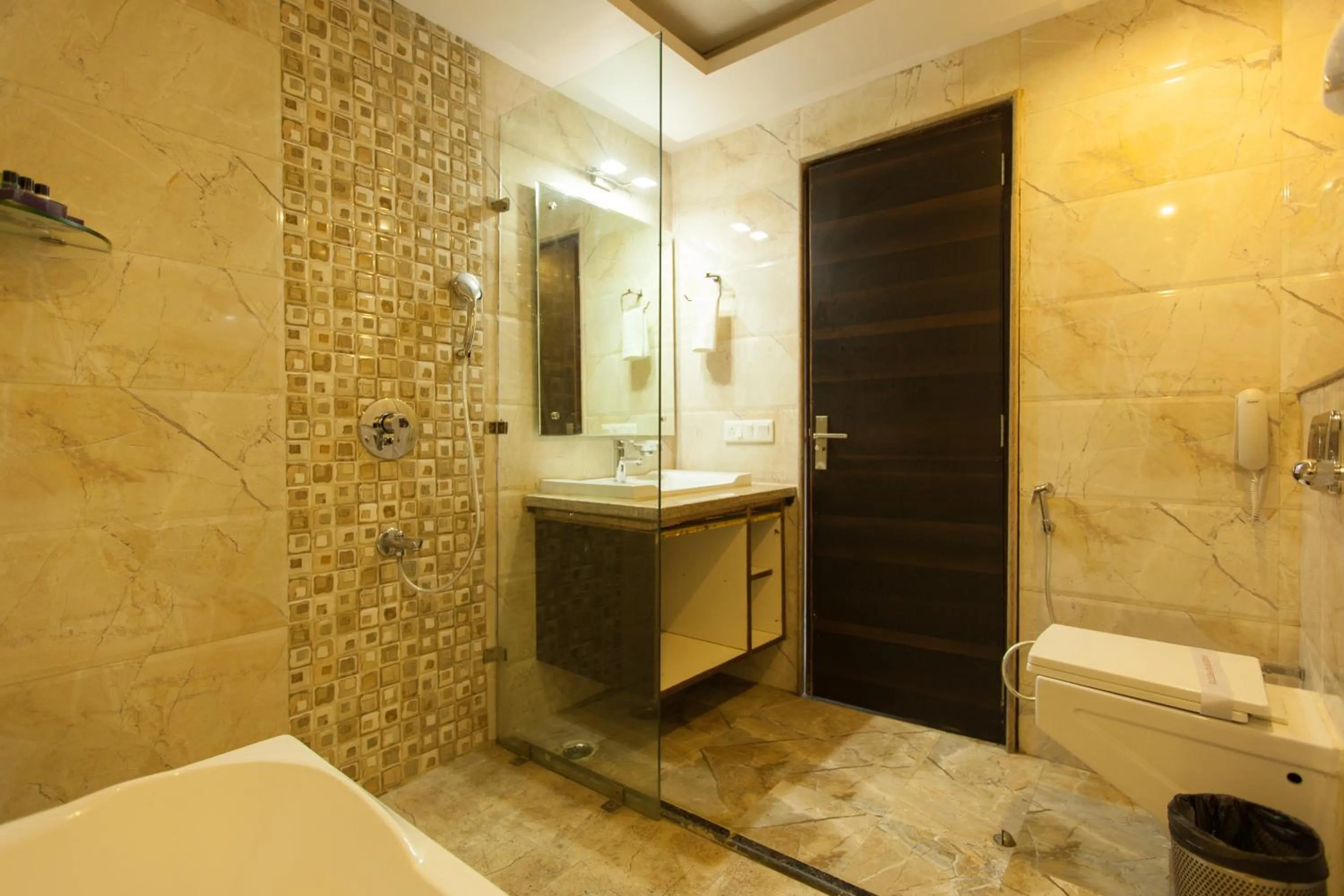 Bathroom in Sea Hawk - Luxury Hill Resort 4 mins from Bhimtal Lake