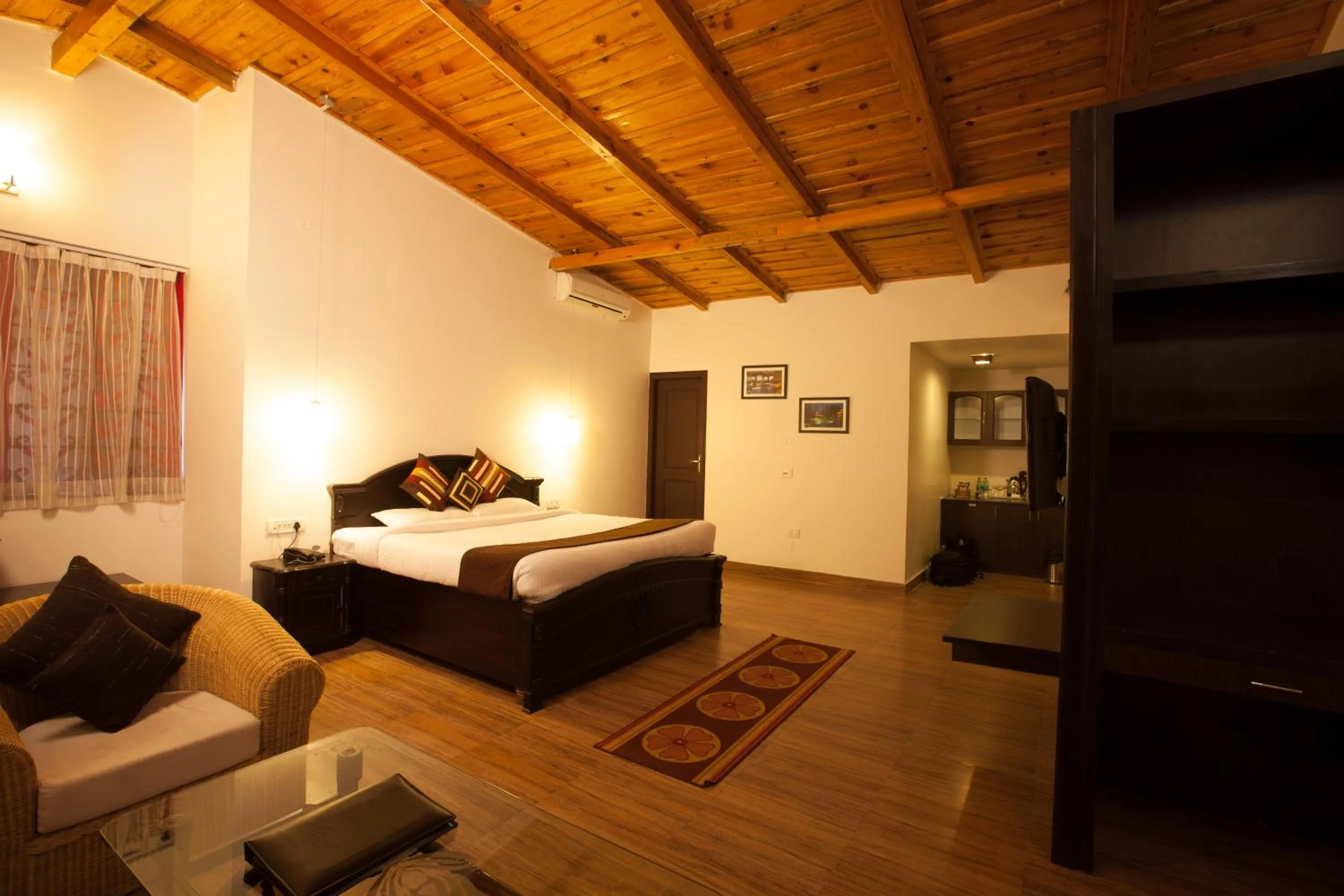 Photo of the whole room, Bed in Sea Hawk - Luxury Hill Resort 4 mins from Bhimtal Lake