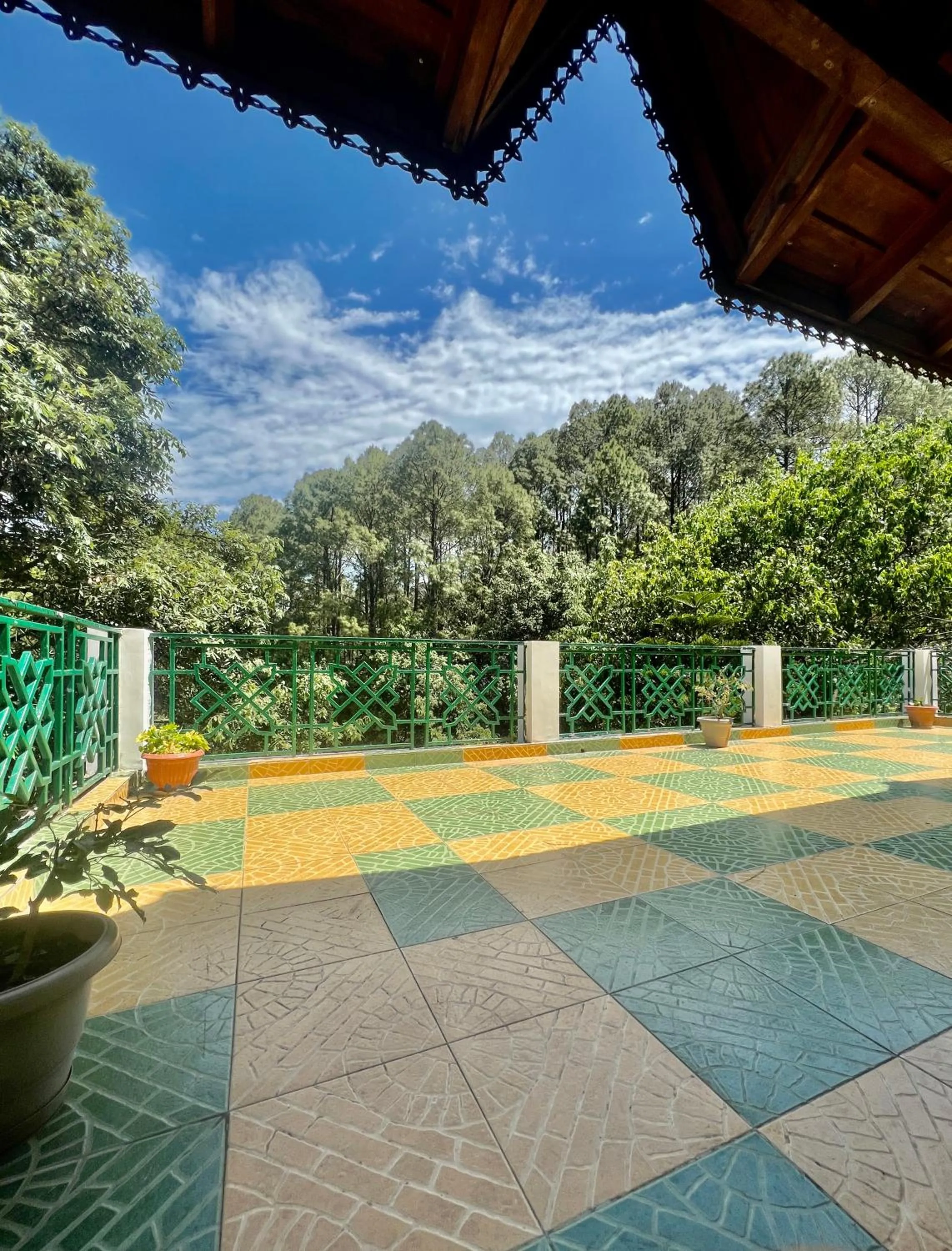 Patio in Sea Hawk - Luxury Hill Resort 4 mins from Bhimtal Lake