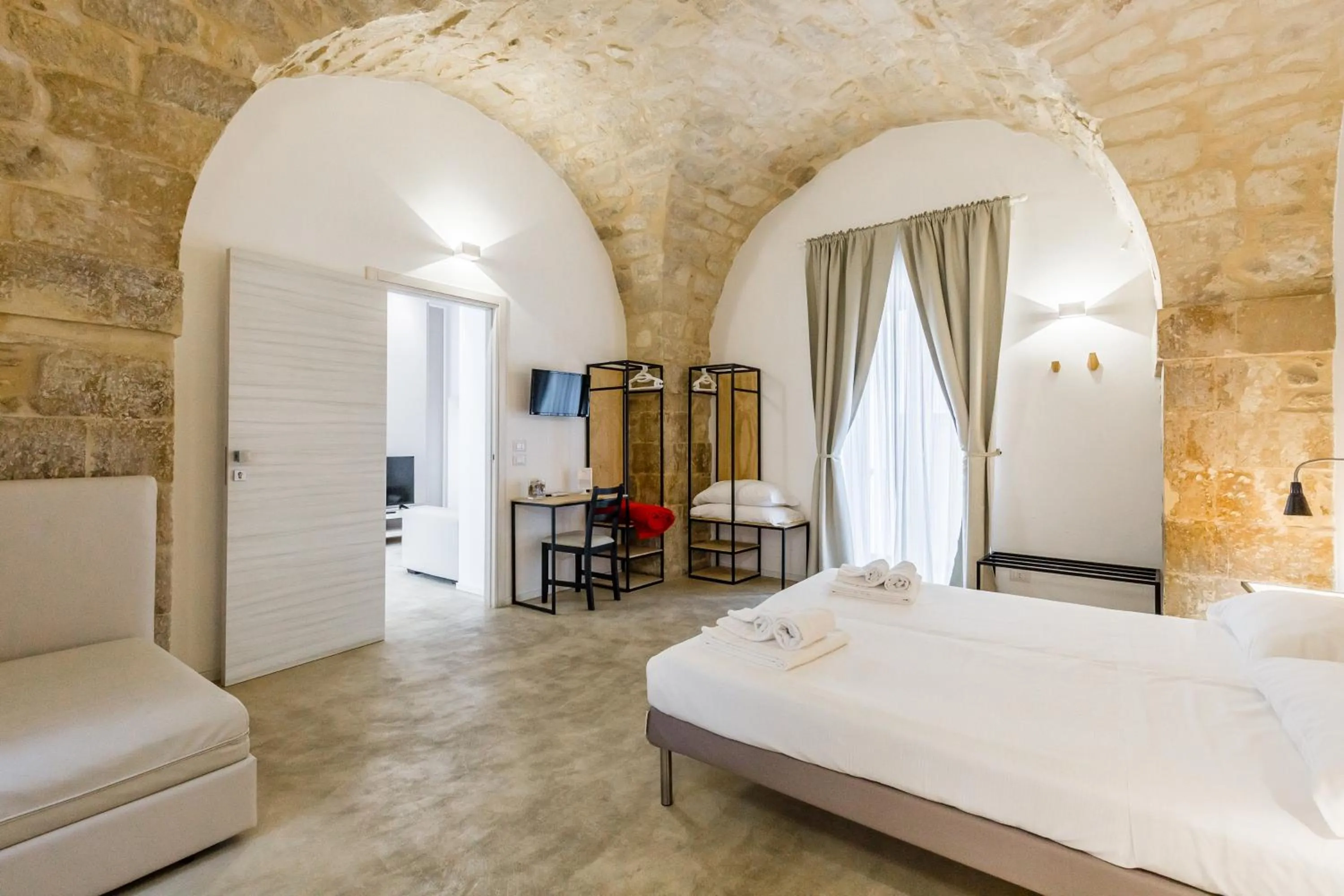 Photo of the whole room, Bed in Scicli Albergo Diffuso