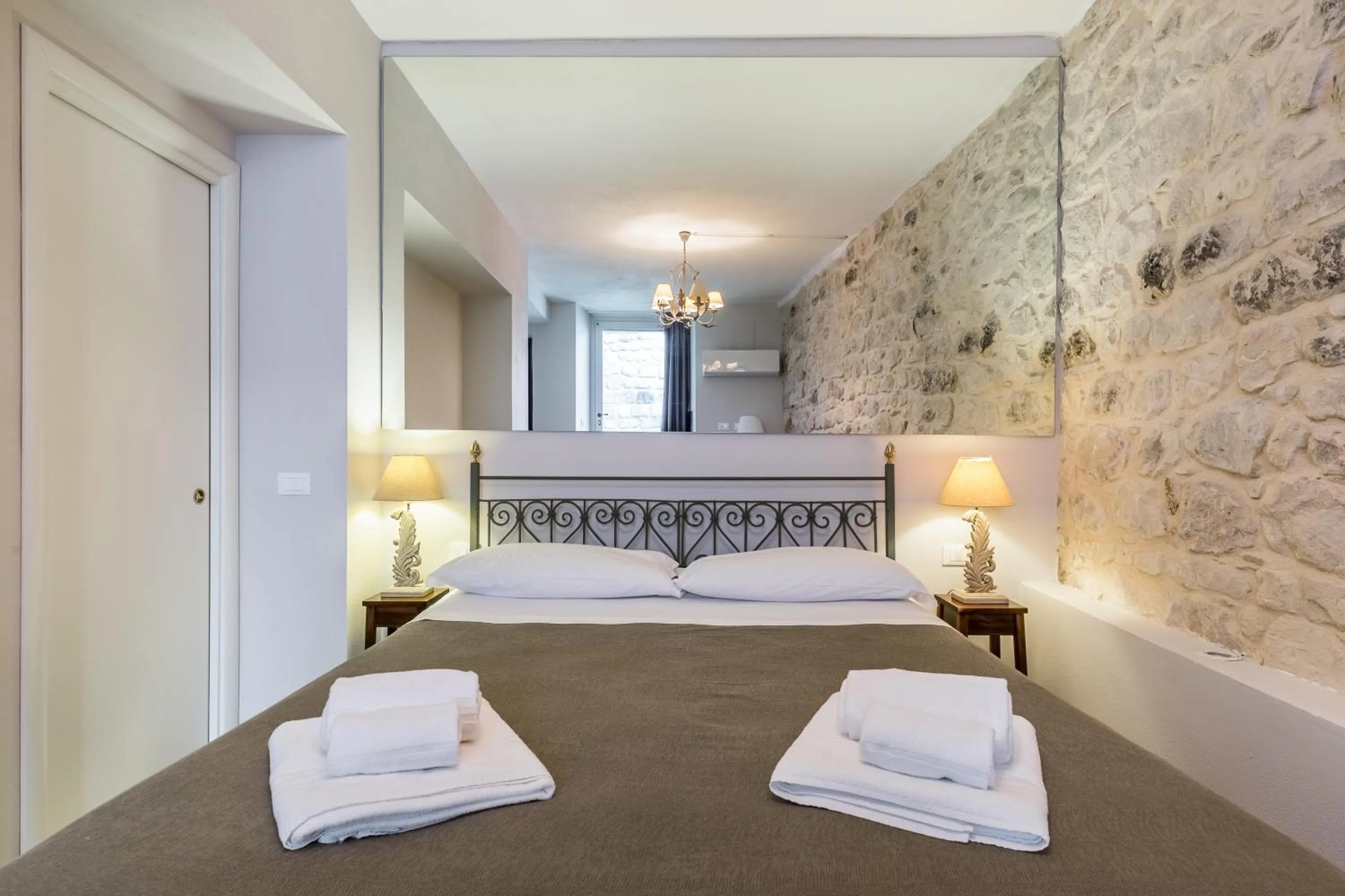 Bedroom, Bed in Scicli Albergo Diffuso