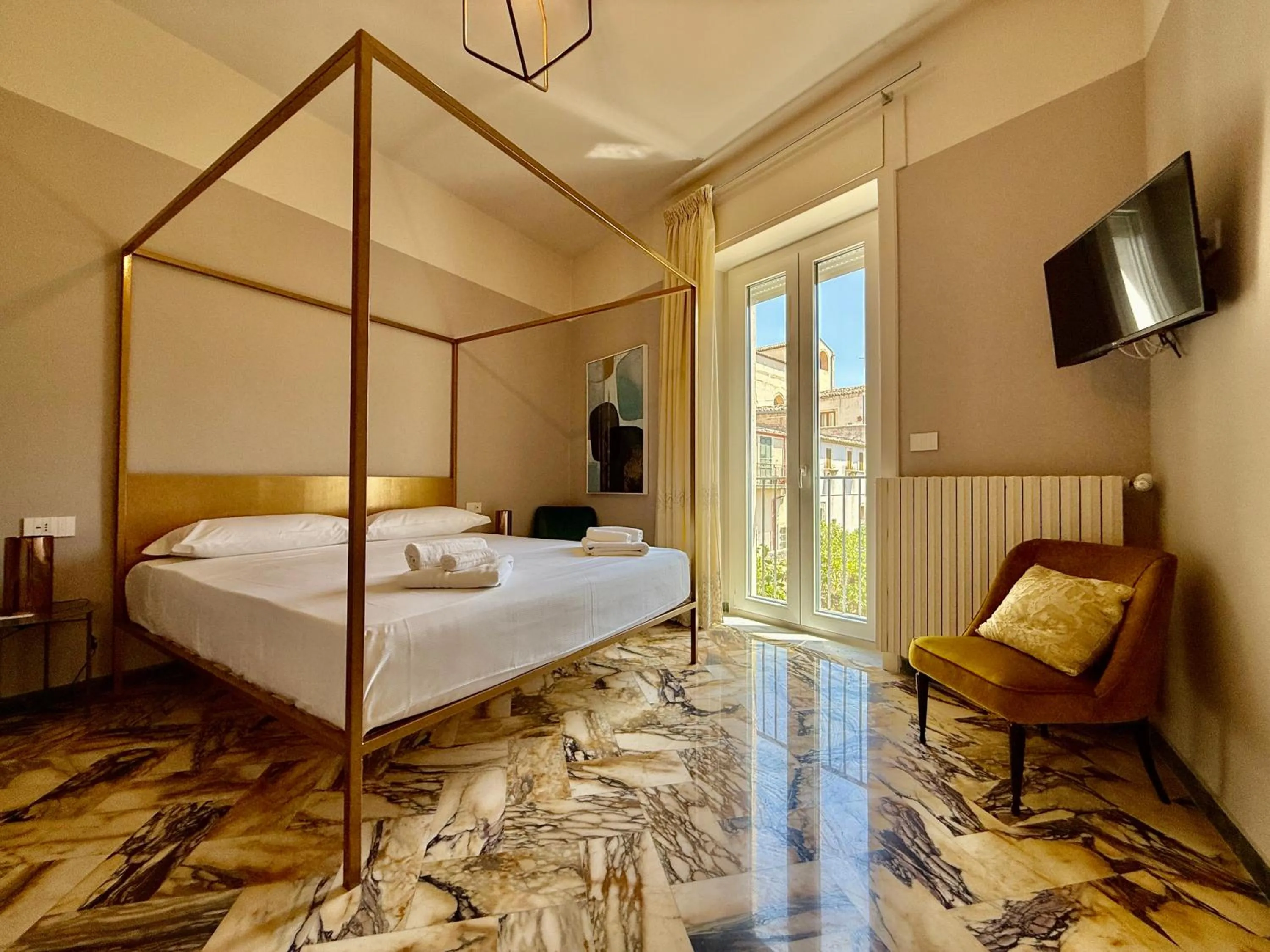 TV and multimedia, Bed in Scicli Albergo Diffuso