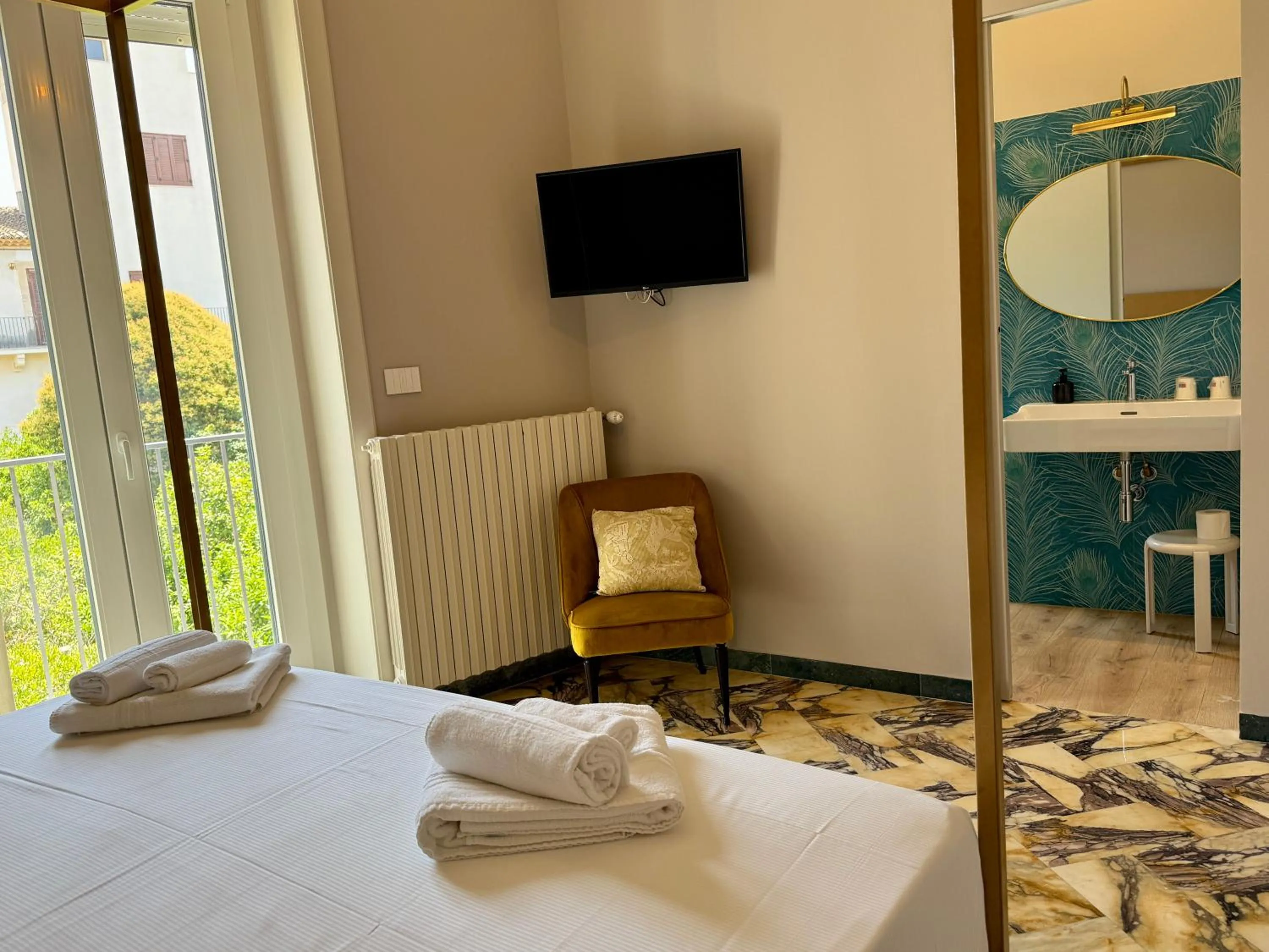 Bathroom, Bed in Scicli Albergo Diffuso