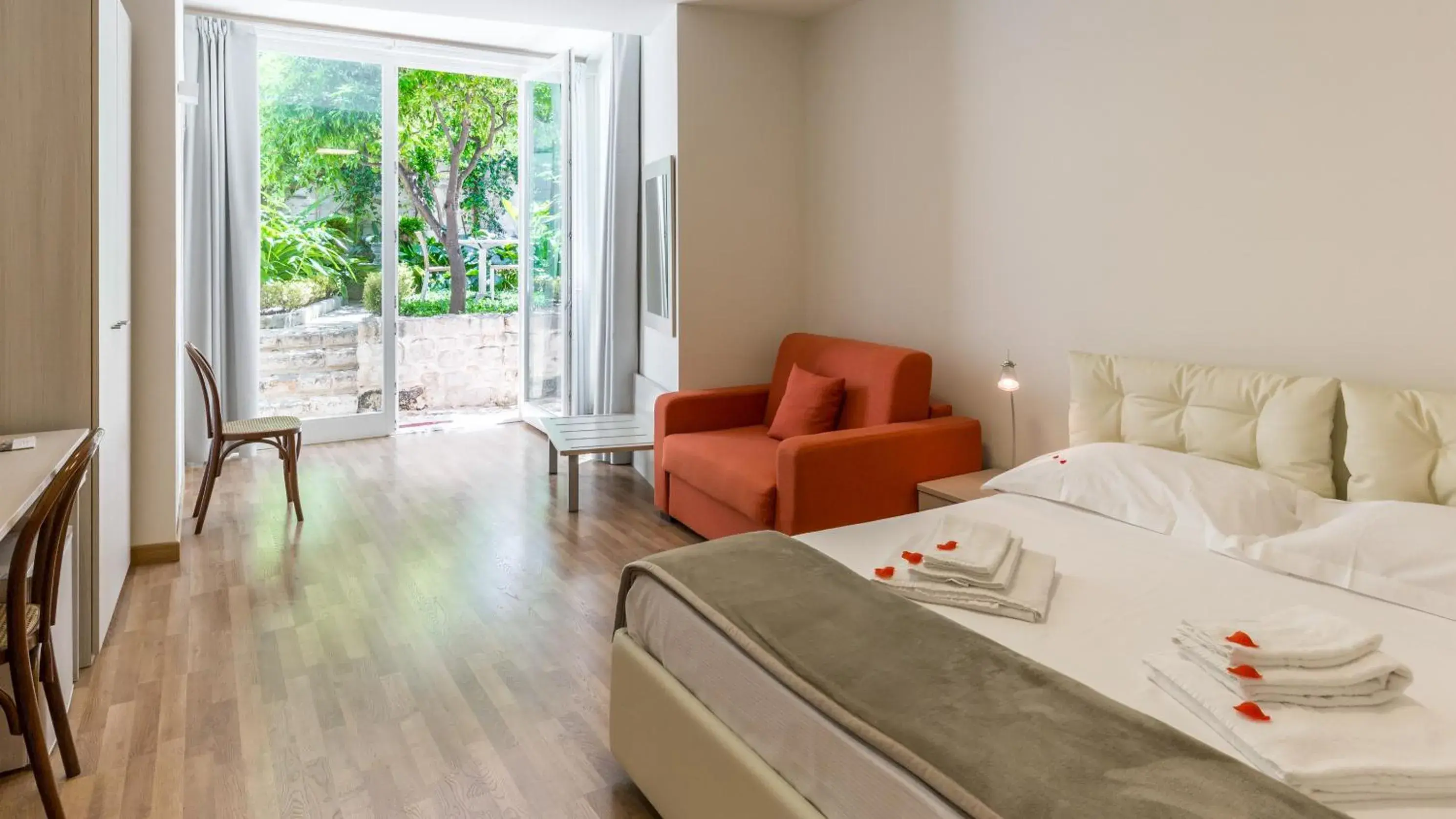 Double Room with Terrace in Scicli Albergo Diffuso Double Room with Terrace in Scicli Albergo Diffuso