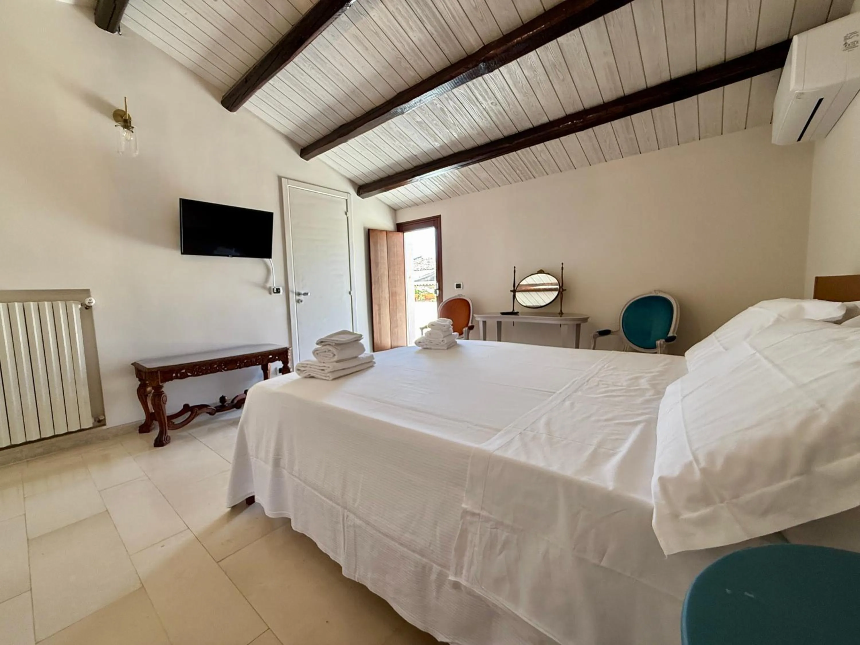 Bedroom, Bed in Scicli Albergo Diffuso