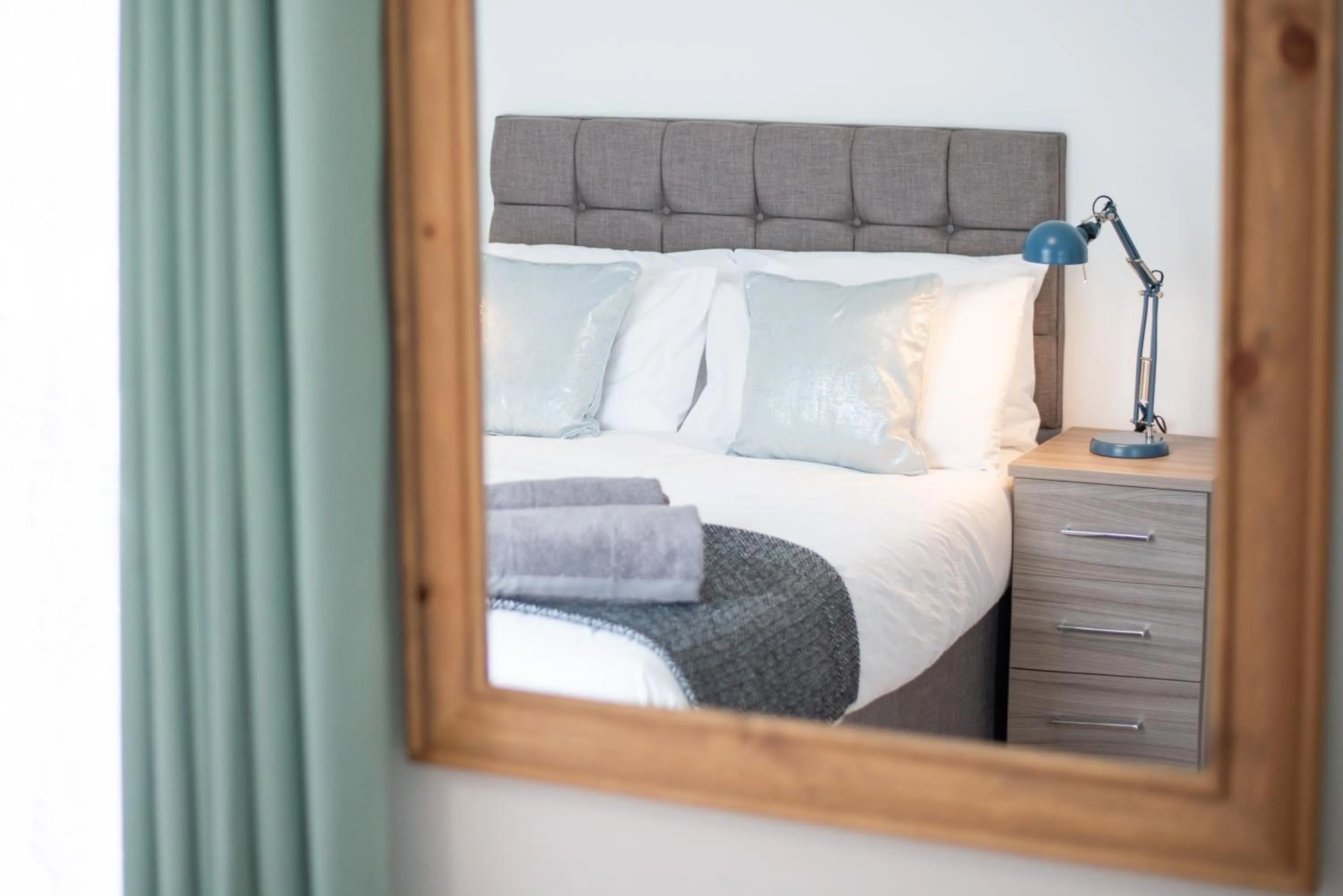 Bedroom, Bed in 4-Bed Contractor Home - Garden - Near M4 & City