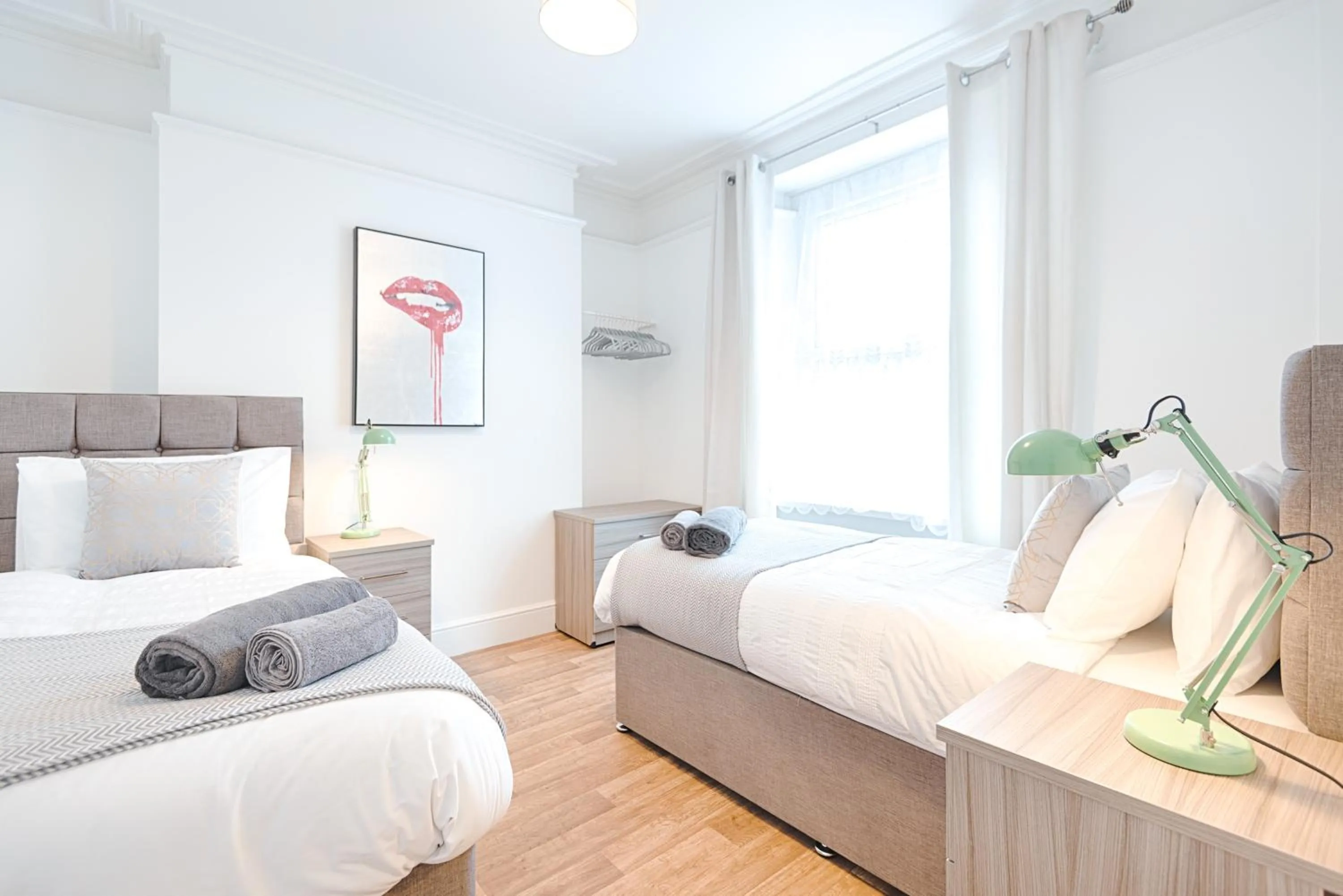 Bedroom, Bed in 4-Bed Contractor Home - Garden - Near M4 & City