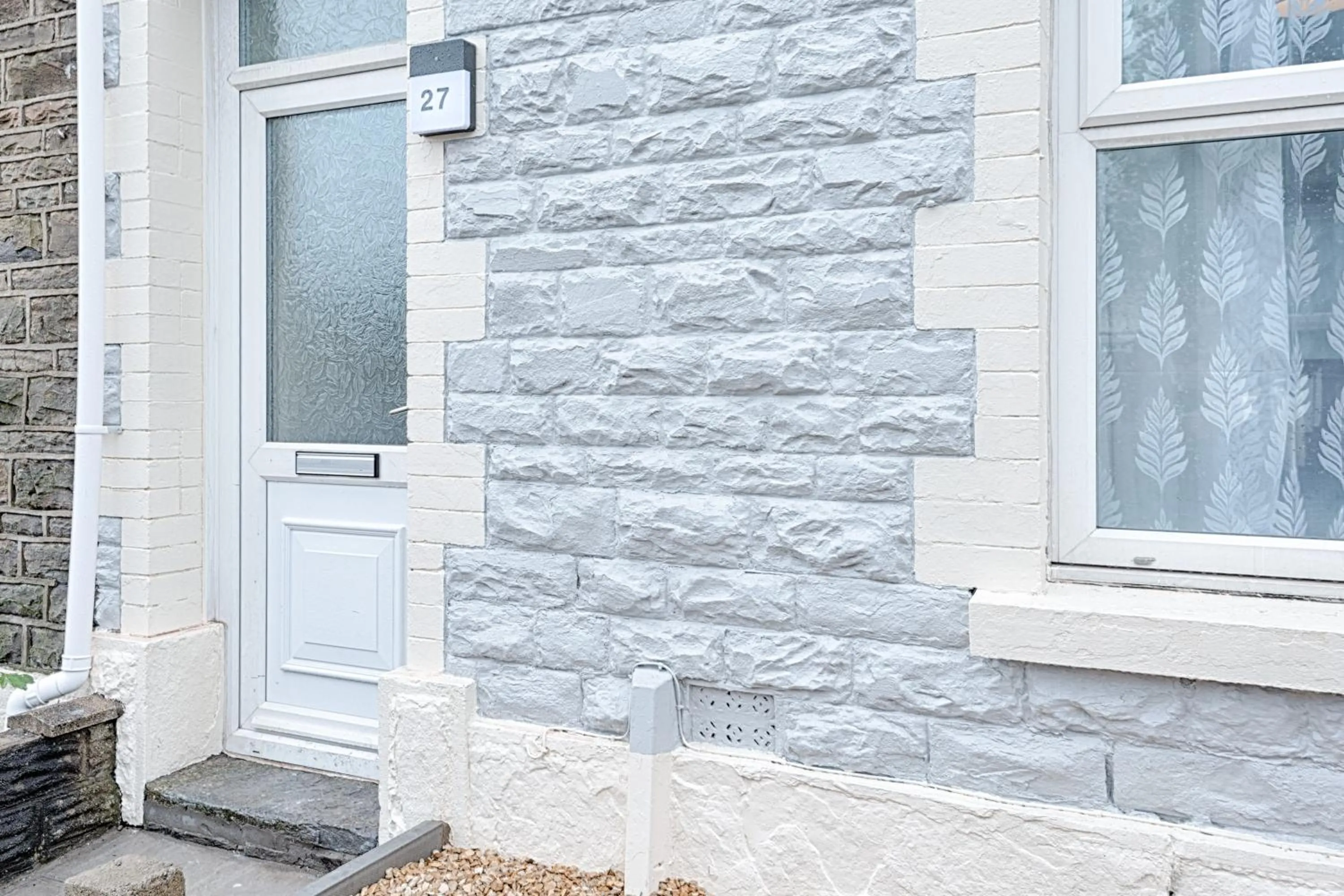 Property building in 4-Bed Contractor Home - Garden - Near M4 & City