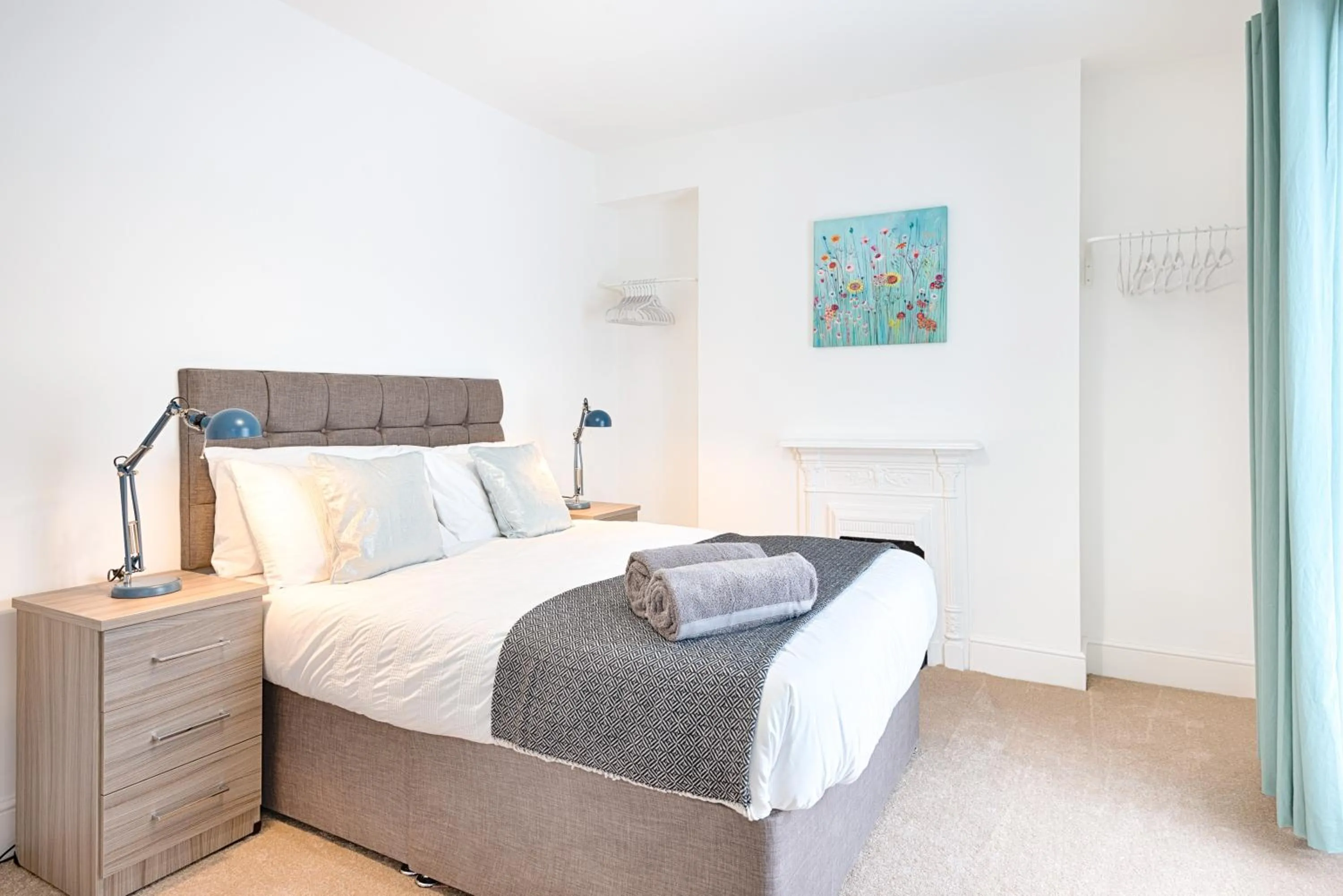 Bedroom, Bed in 4-Bed Contractor Home - Garden - Near M4 & City