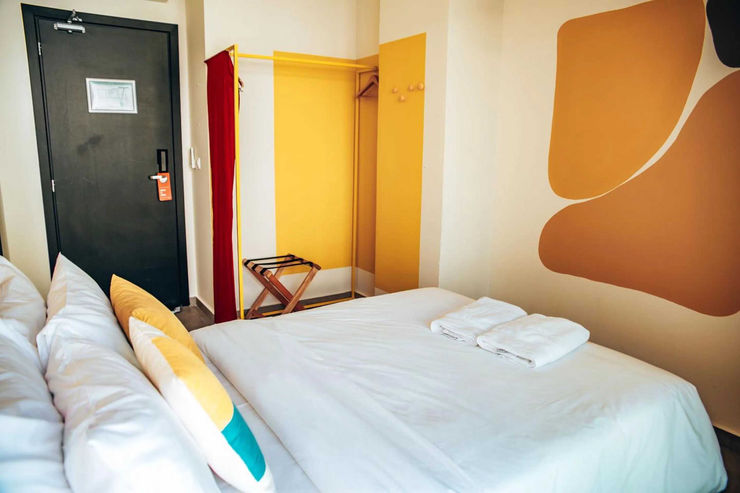 Photo of the whole room in Selina Athens Theatrou