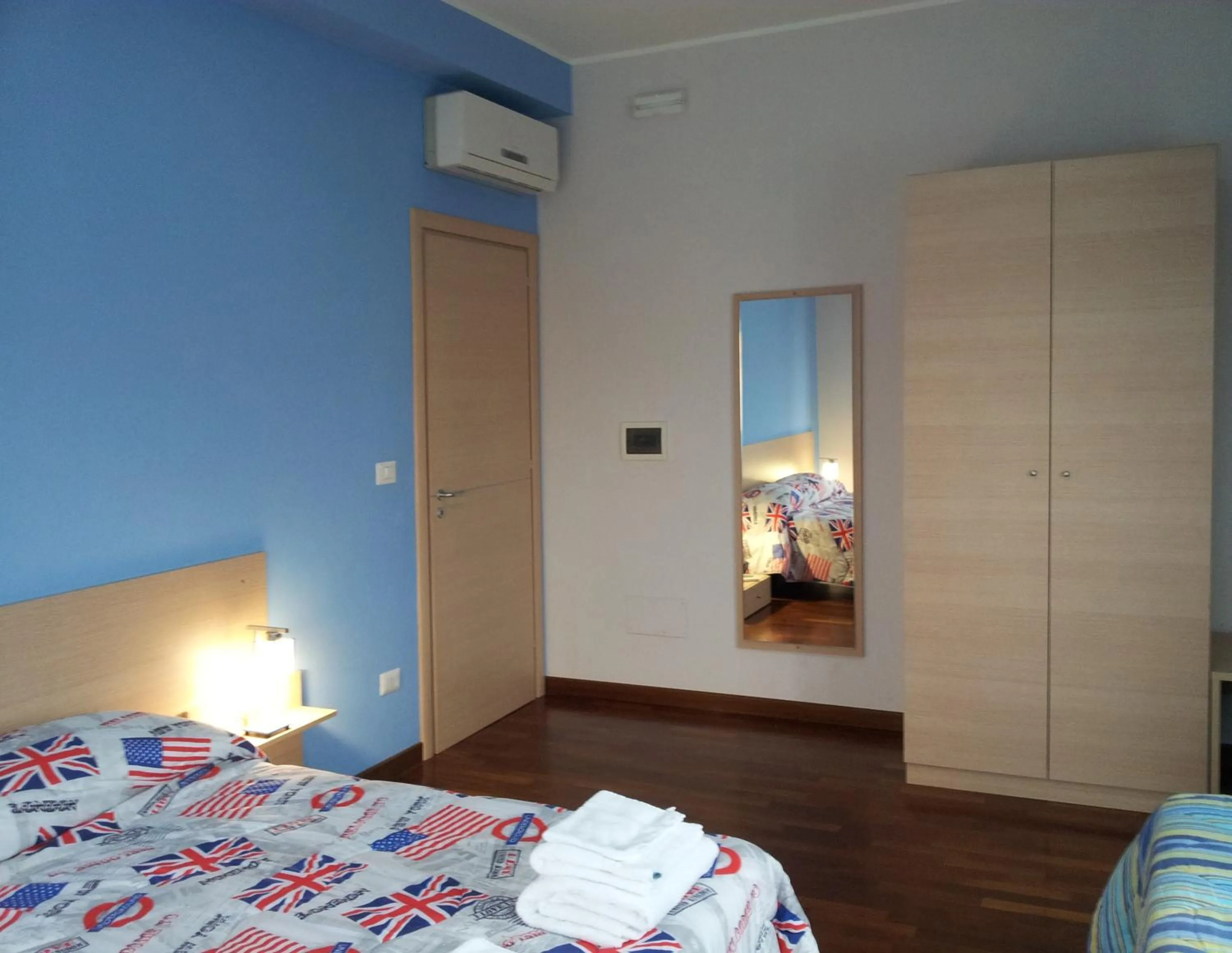 Photo of the whole room, Bed in Santa Caterina