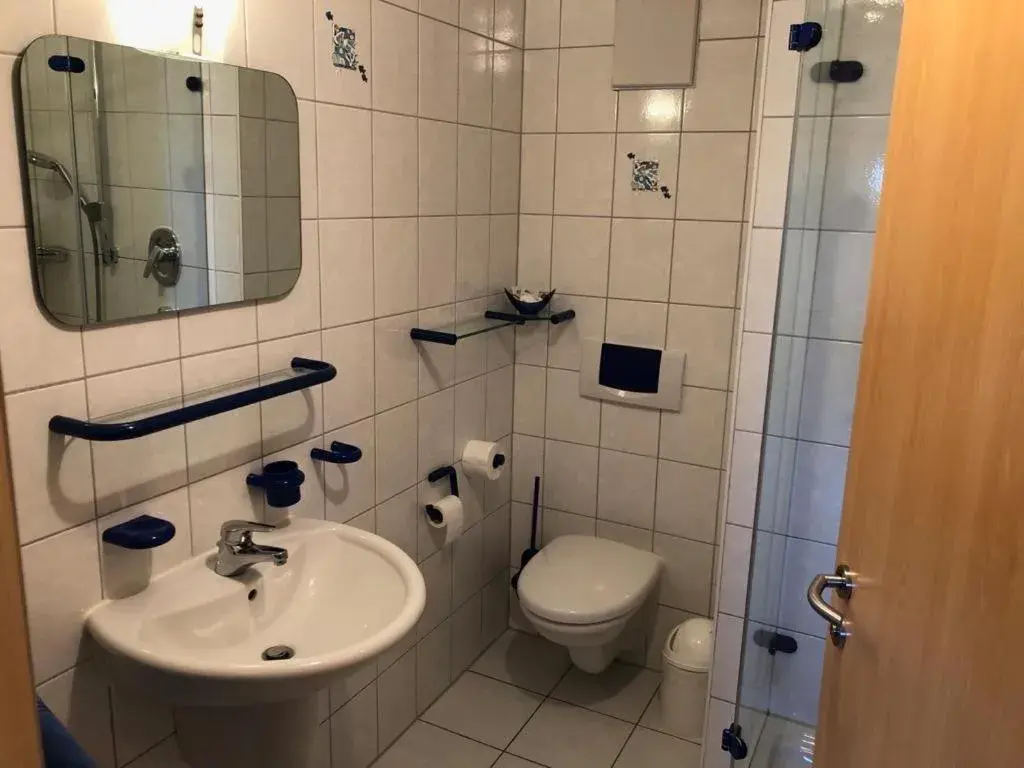 Double Room with Private Bathroom - single occupancy in Gasthof zum Hirsch Double Room with Private Bathroom - single occupancy in Gasthof zum Hirsch
