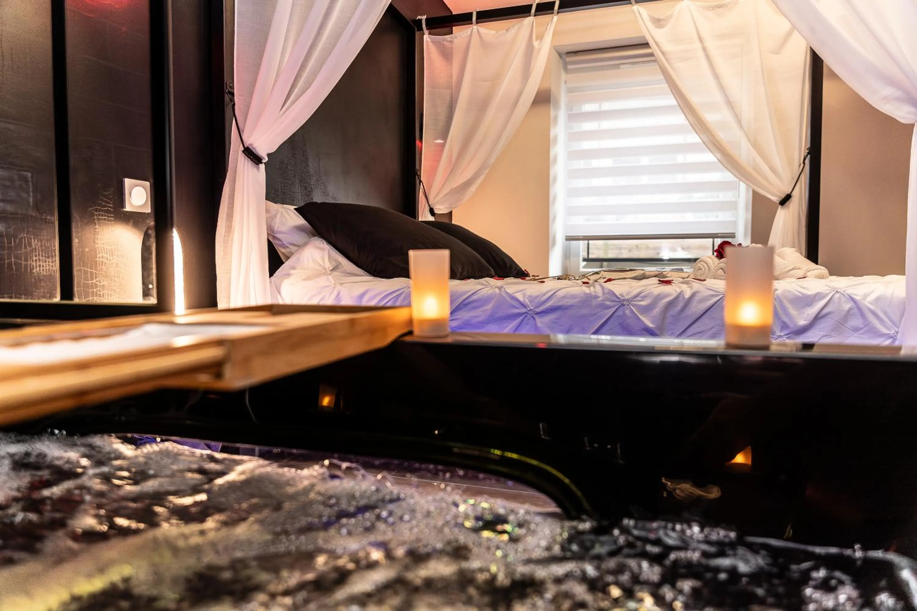 Hot Tub, Bed in Gite & Spa Privatif Glam'88 - Vosges