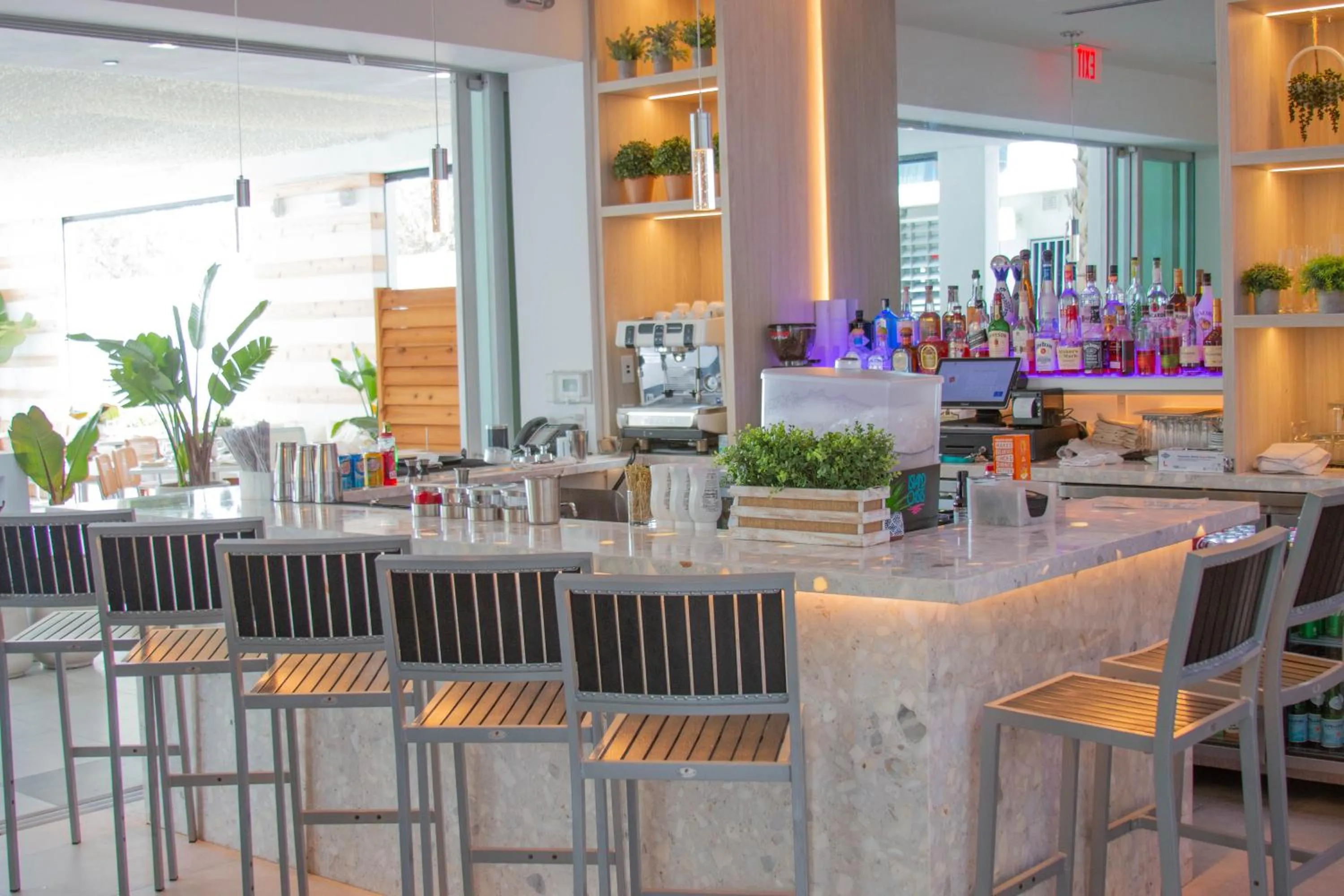 Restaurant/places to eat in MB Hotel, Trademark Collection by Wyndham