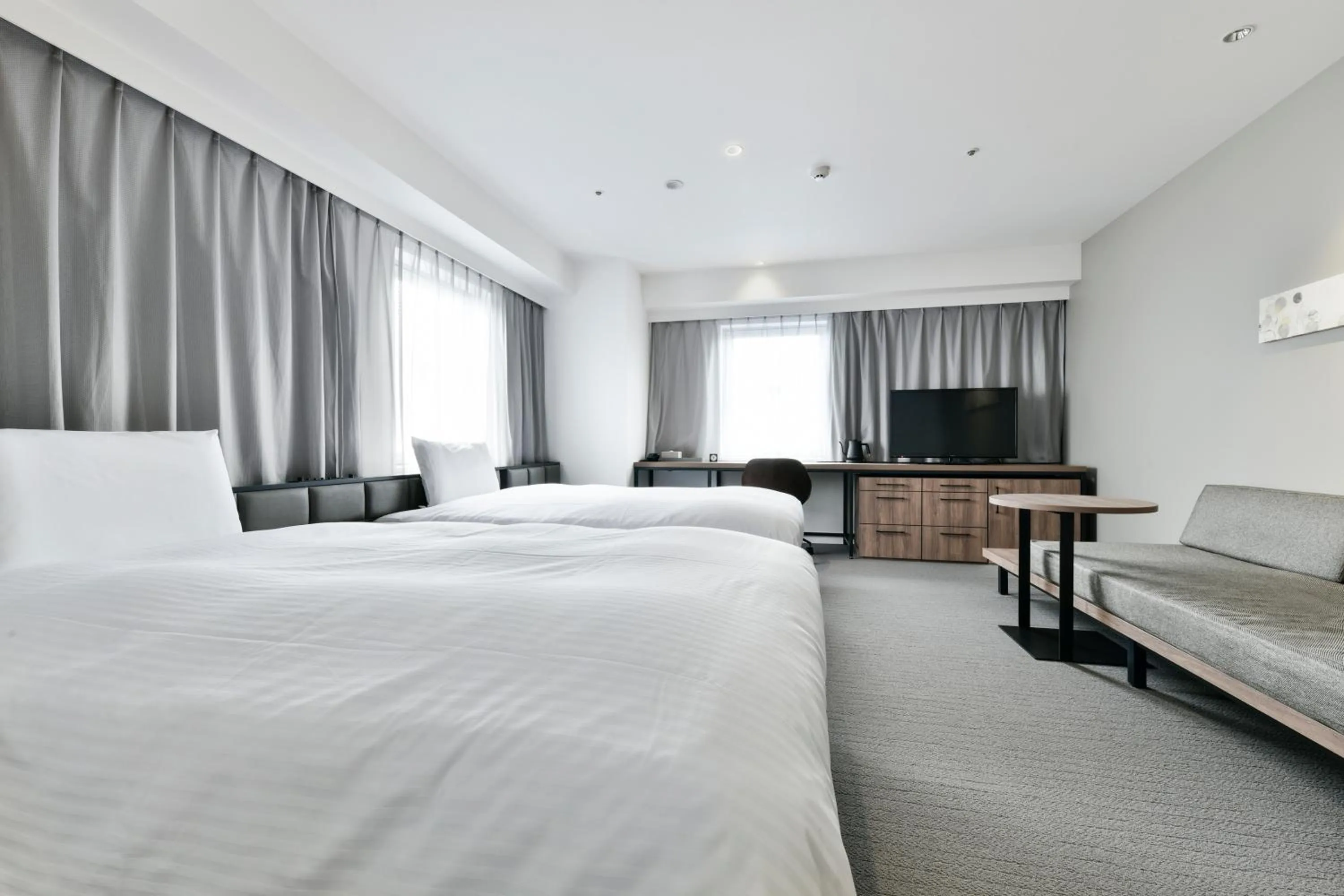 Toilet, Bed in Vessel Inn Keisei Tsudanuma Ekimae