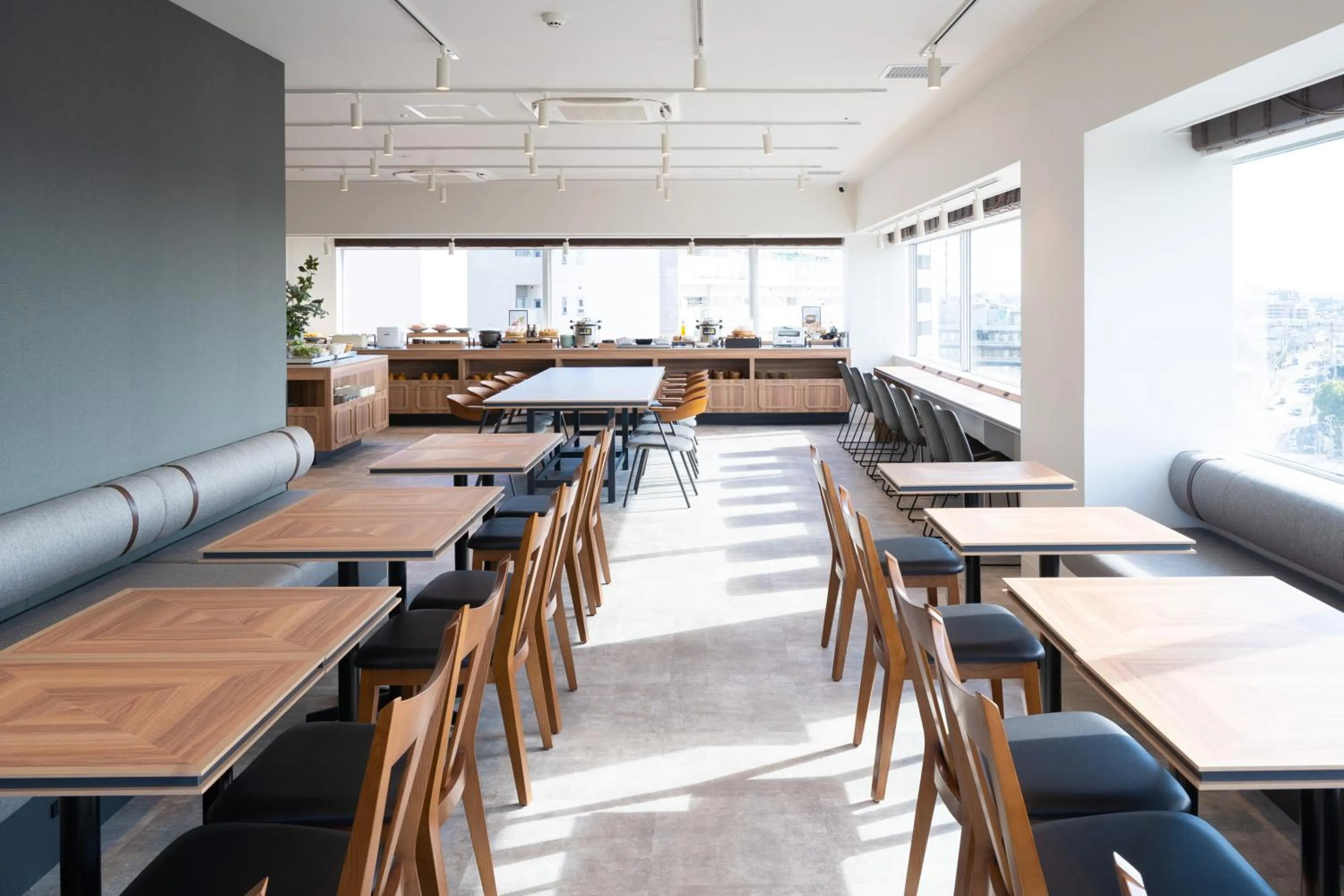 Lounge or bar in Vessel Inn Keisei Tsudanuma Ekimae