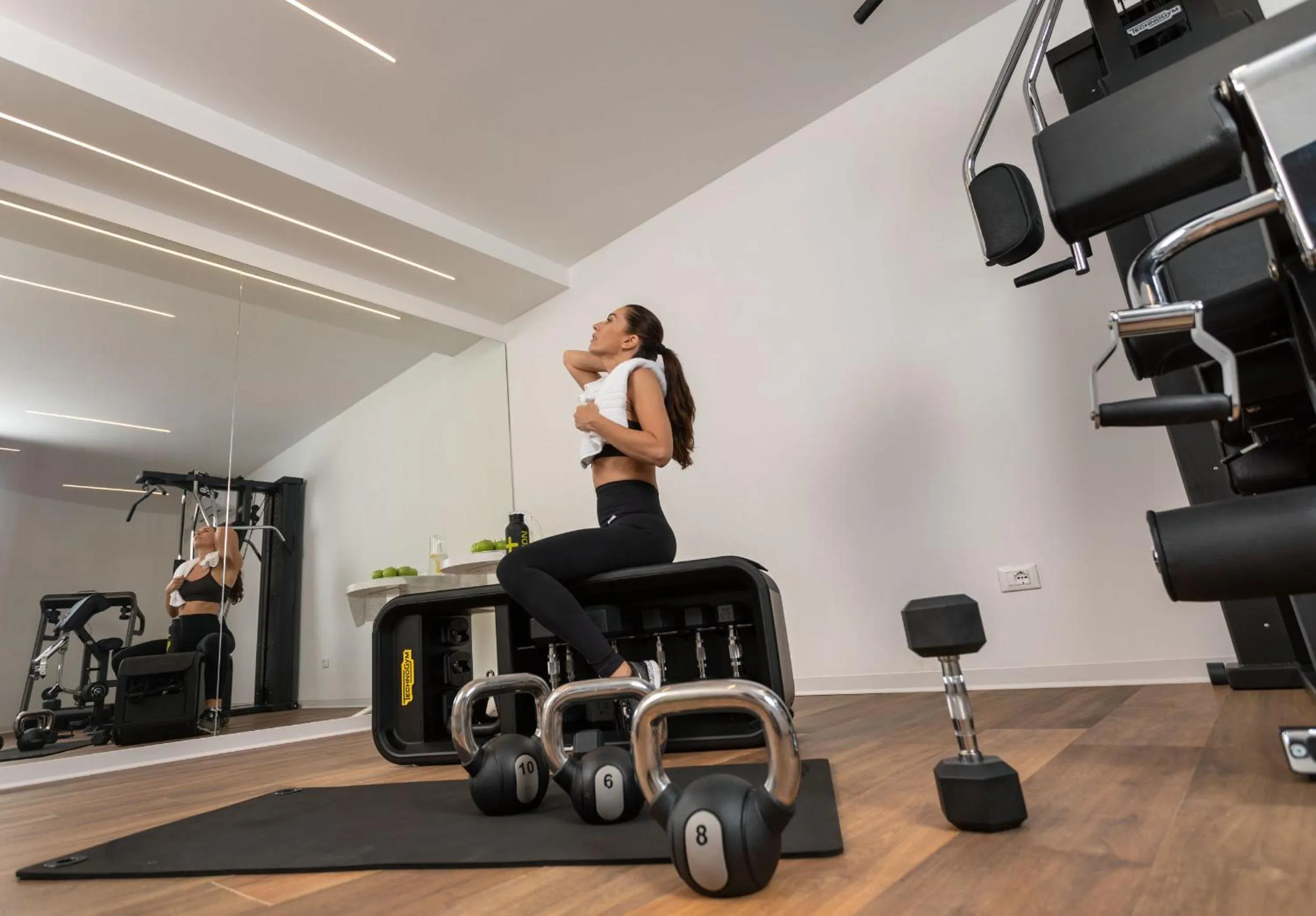 Fitness centre/facilities in Nero D'Avorio Aparthotel & SPA