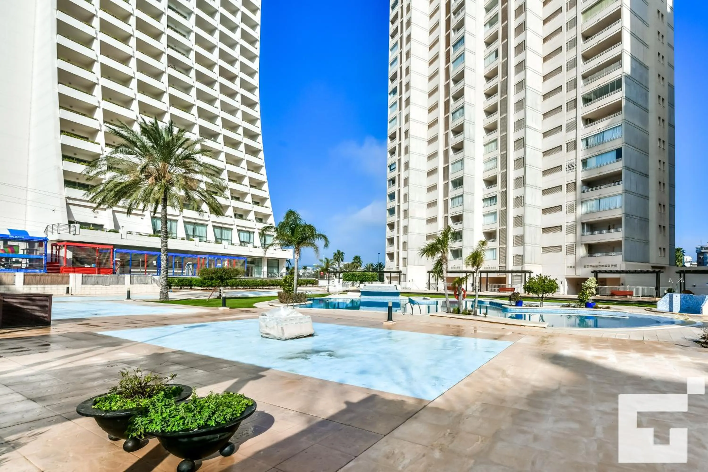 Swimming pool in Apartamento Apolo XVI 1 19 - Grupo Turis