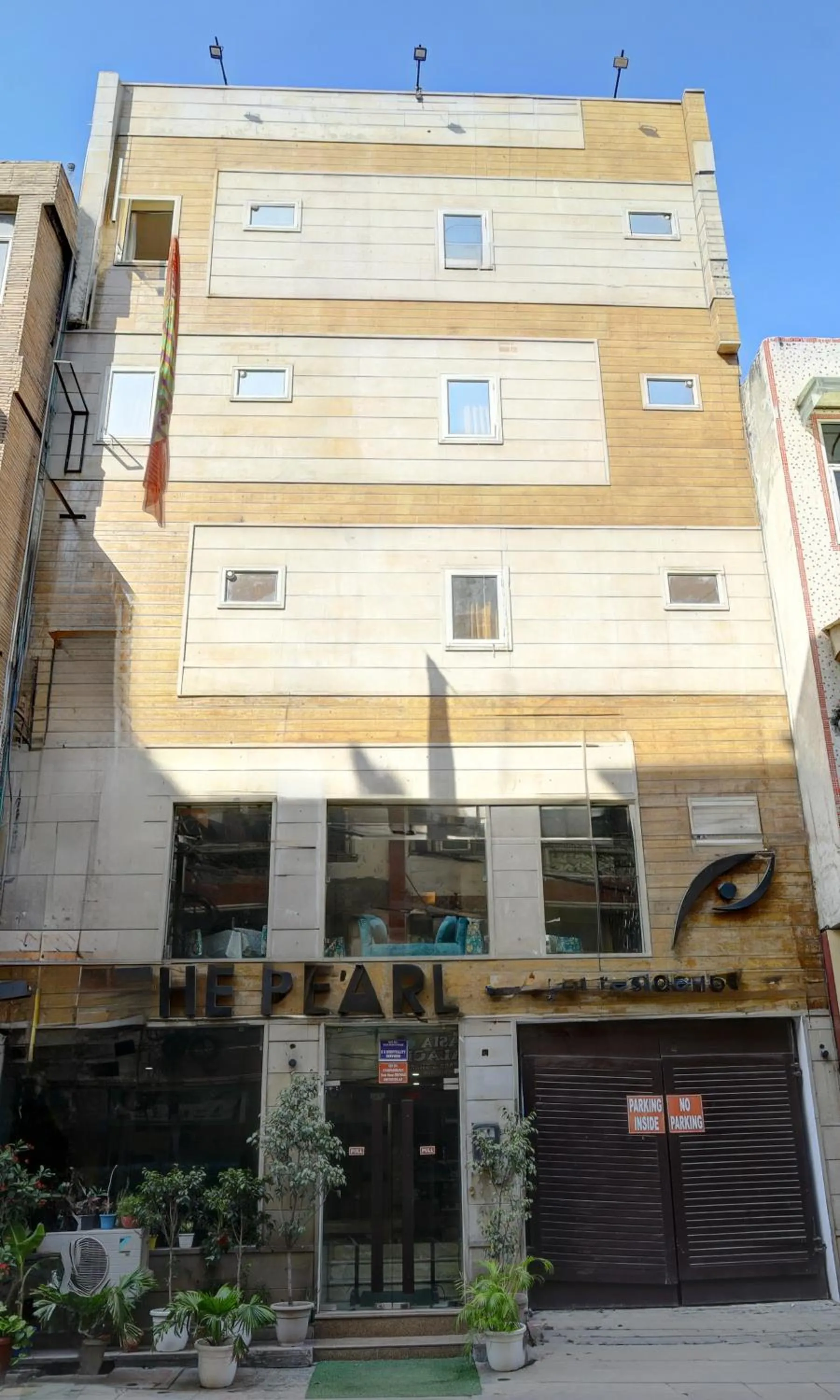 Facade/entrance in The Pearl- A Royal Residency