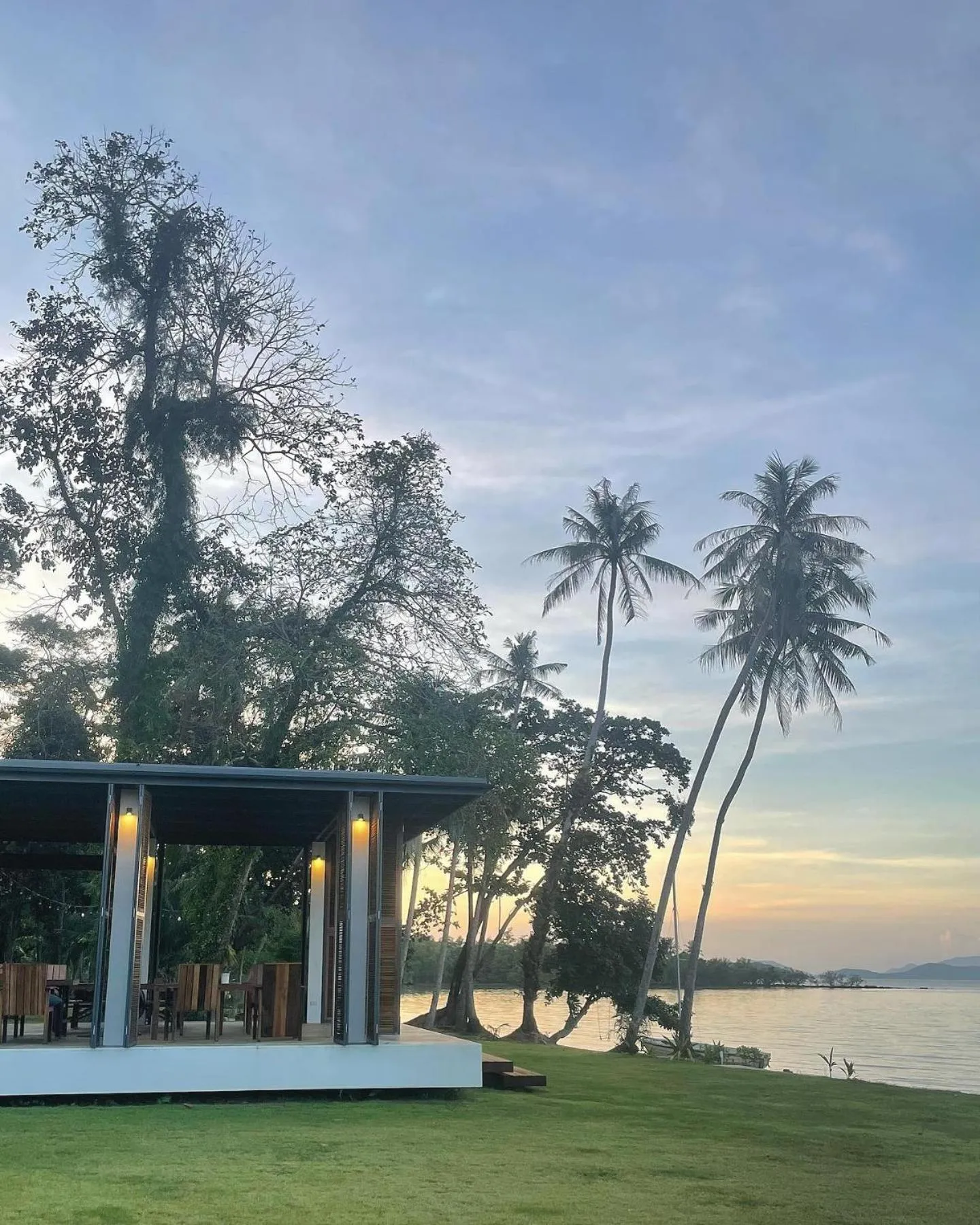 Restaurant/places to eat in Little Moon Villa