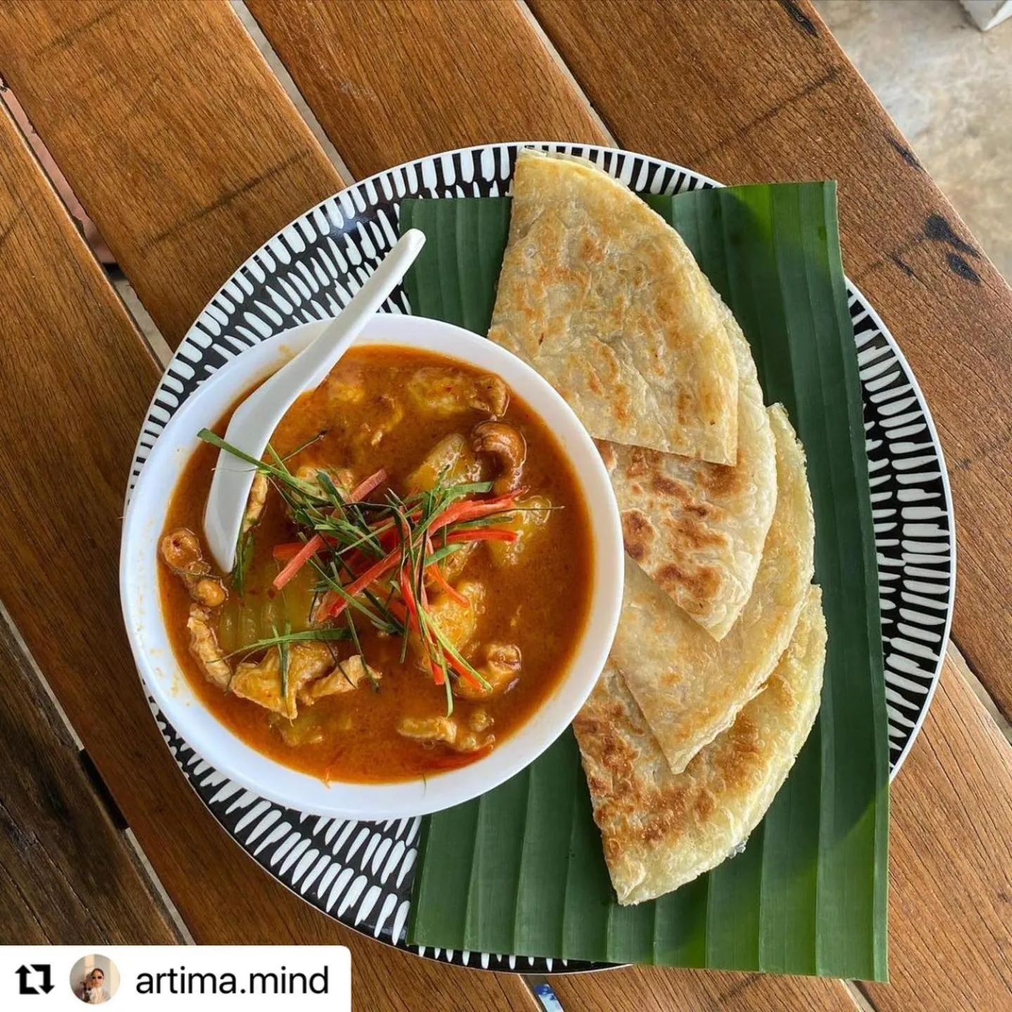 Restaurant/places to eat in Little Moon Villa