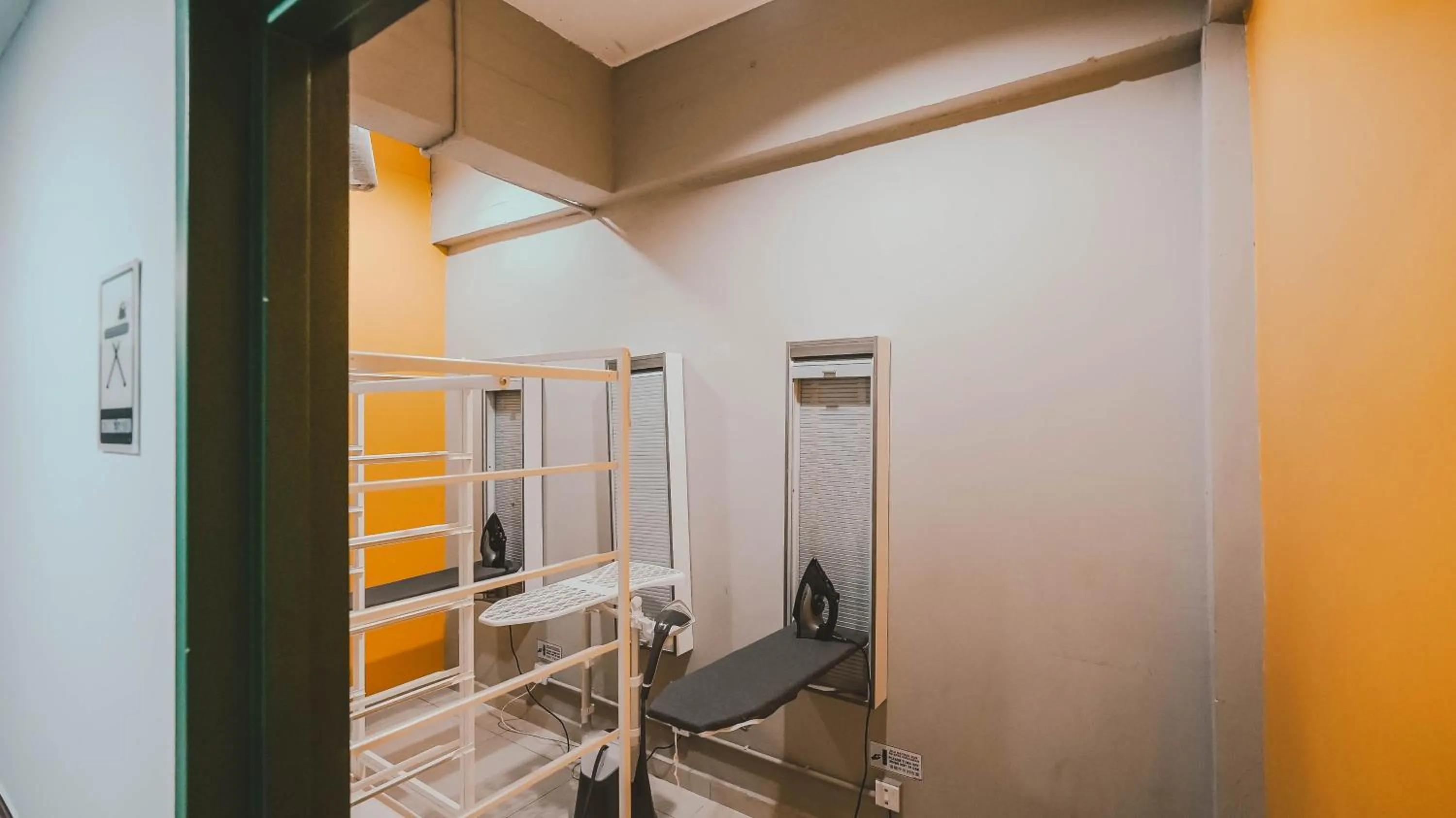 flat iron in East Riverine Boutique Hotel