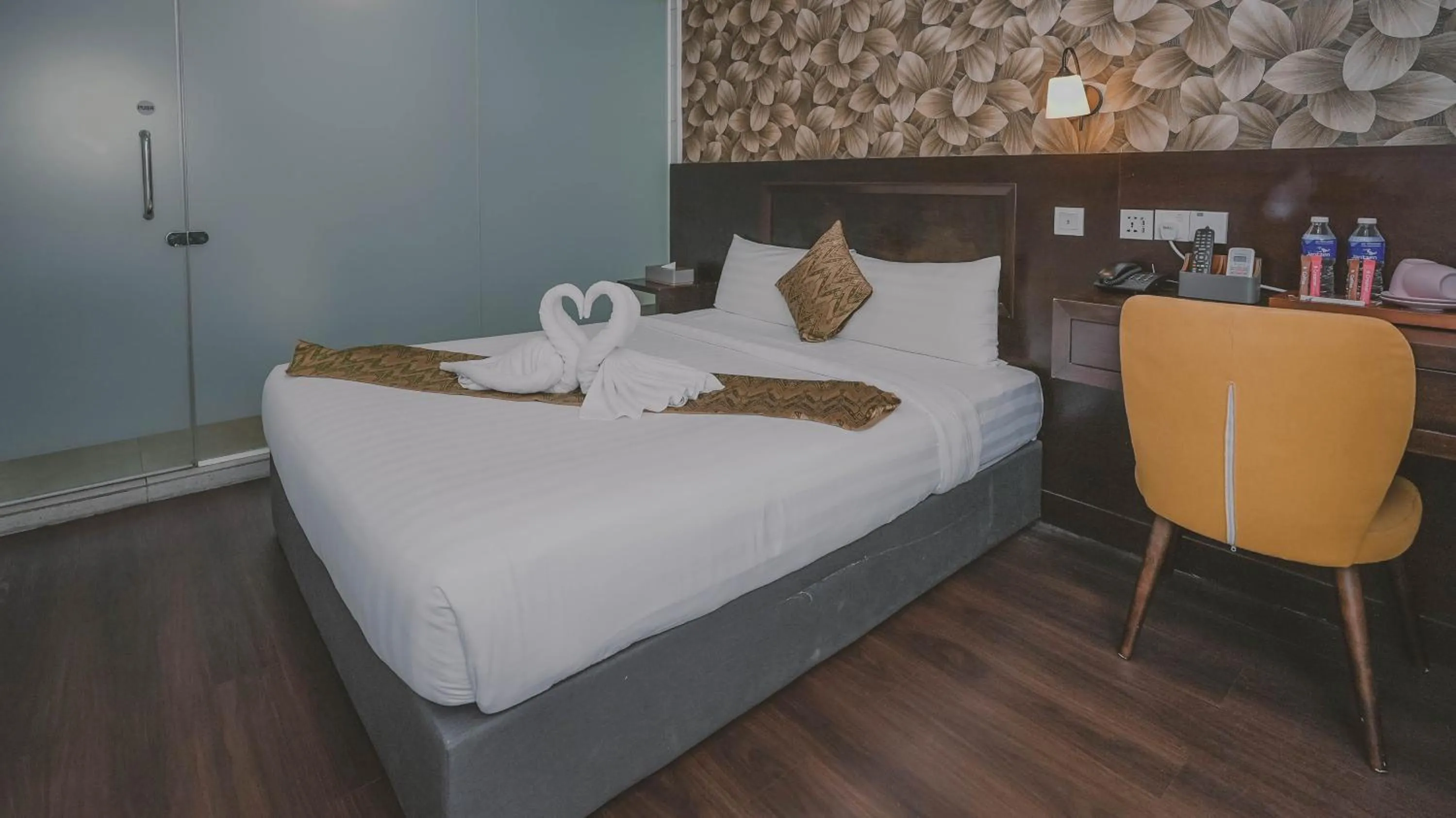 Seating area, Bed in East Riverine Boutique Hotel