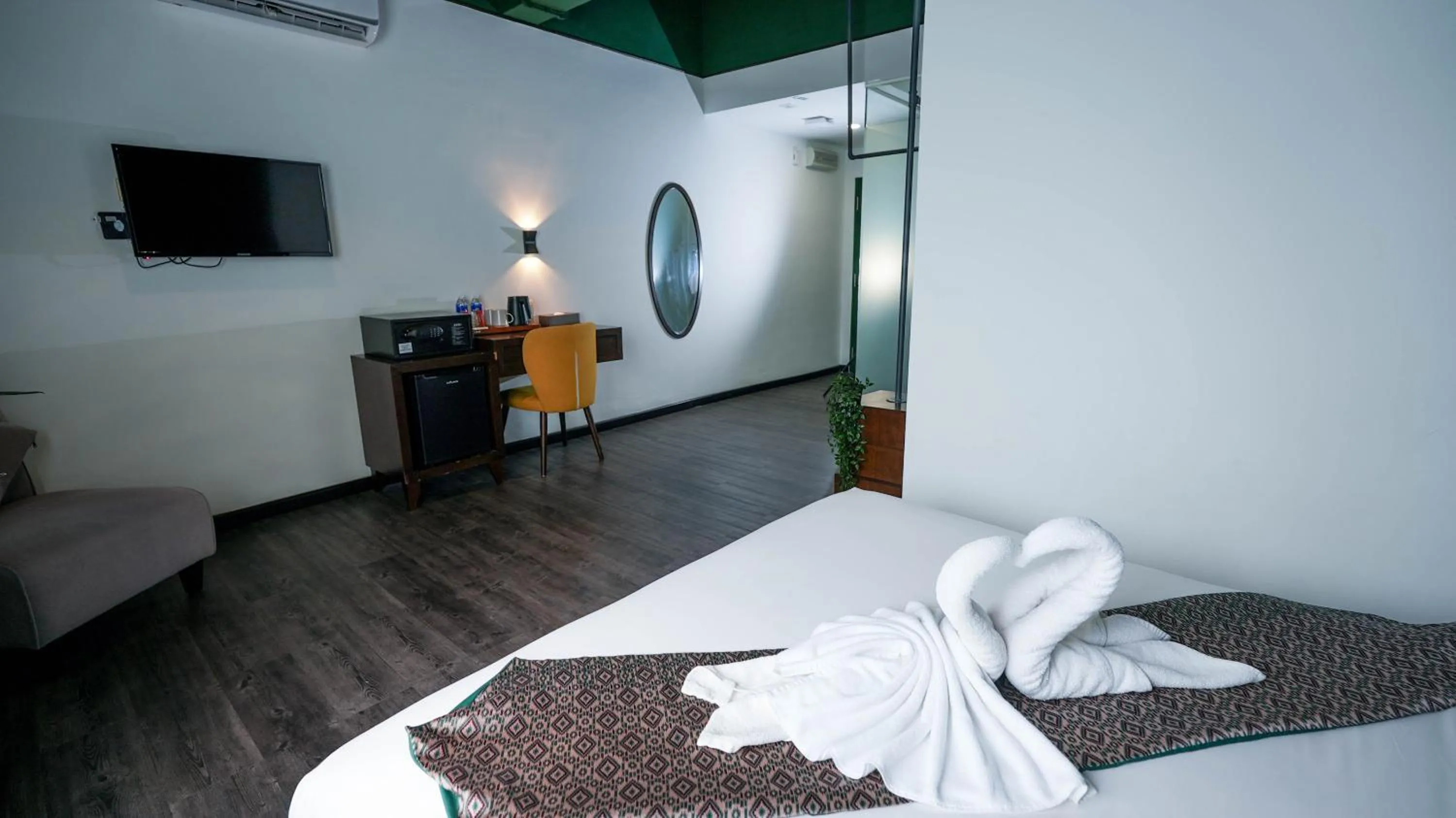 Photo of the whole room, Bed in East Riverine Boutique Hotel