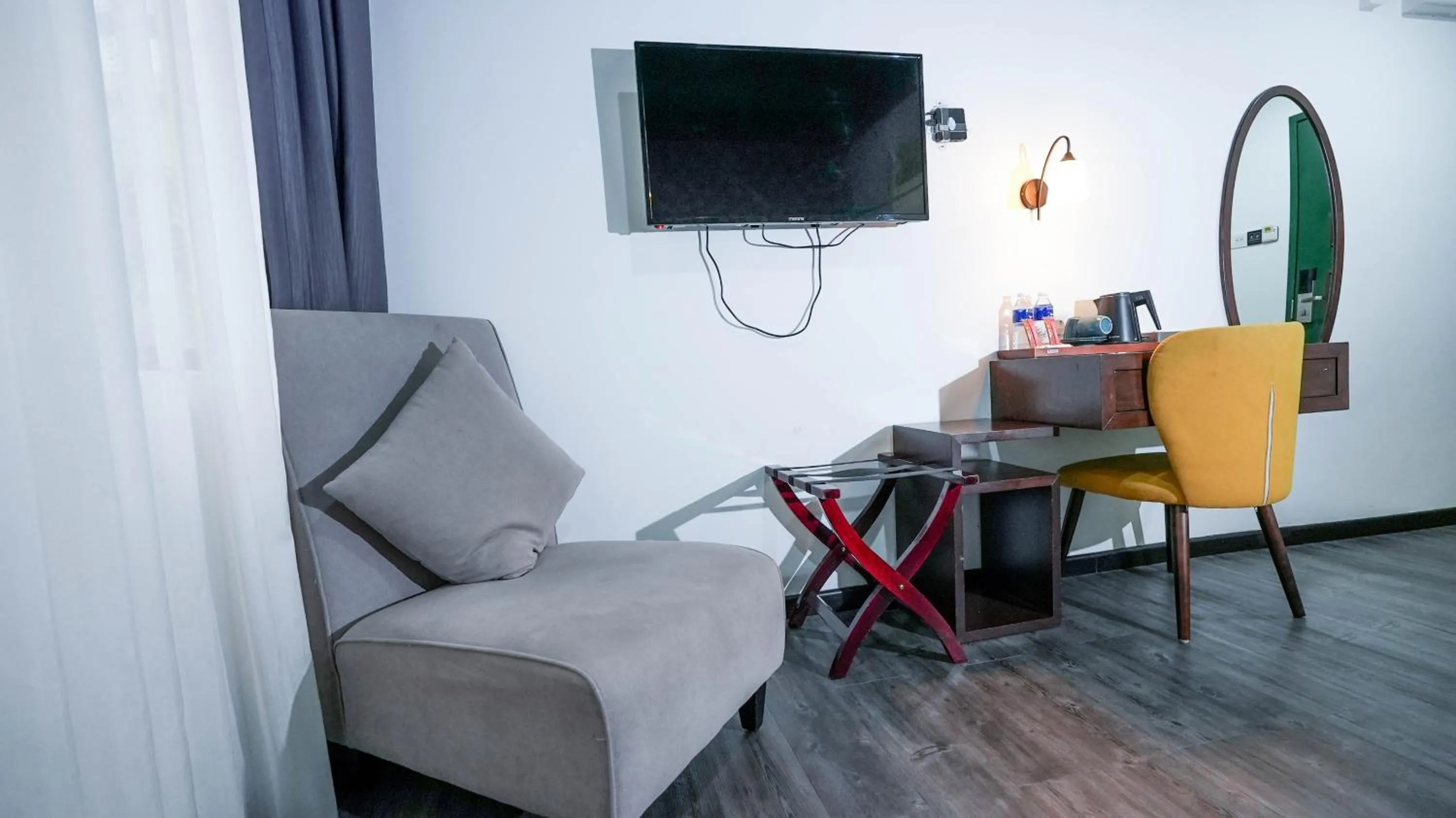 TV and multimedia in East Riverine Boutique Hotel