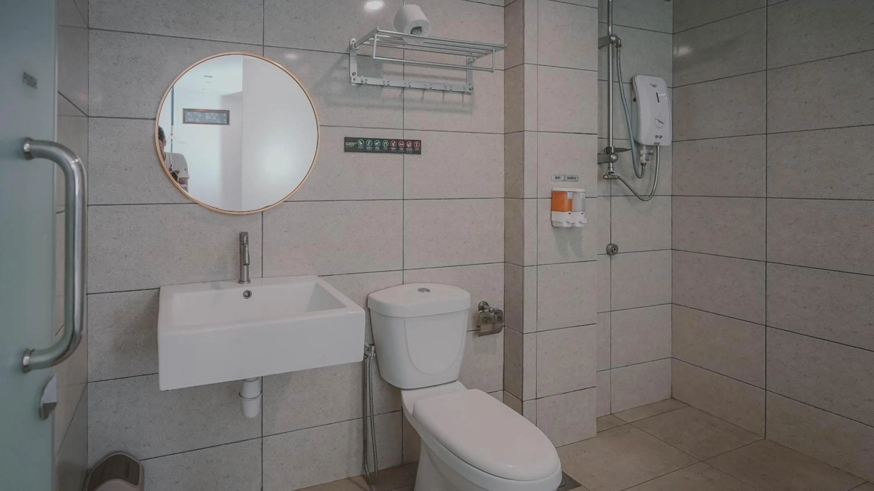 Shower in East Riverine Boutique Hotel