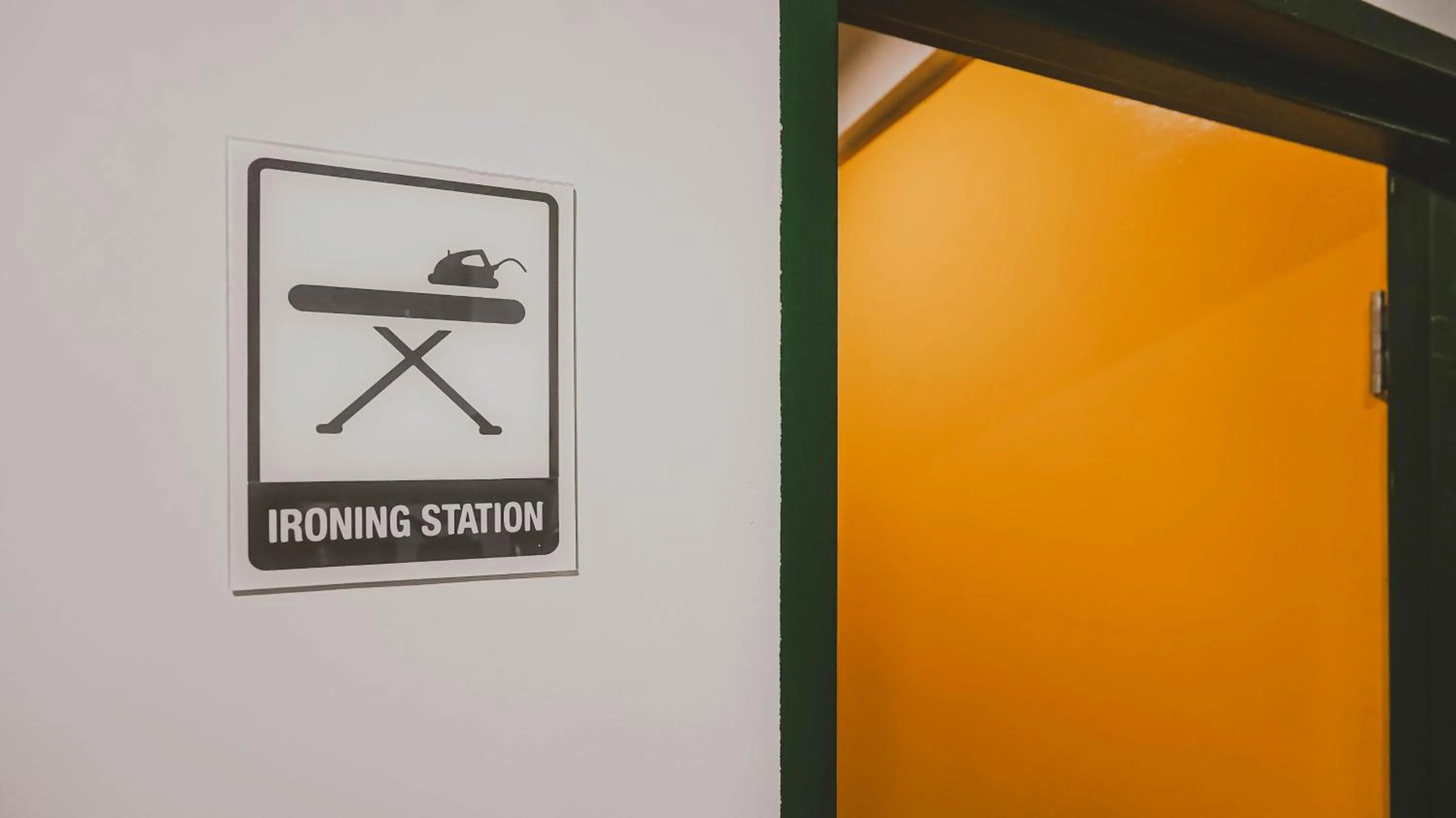 flat iron in East Riverine Boutique Hotel