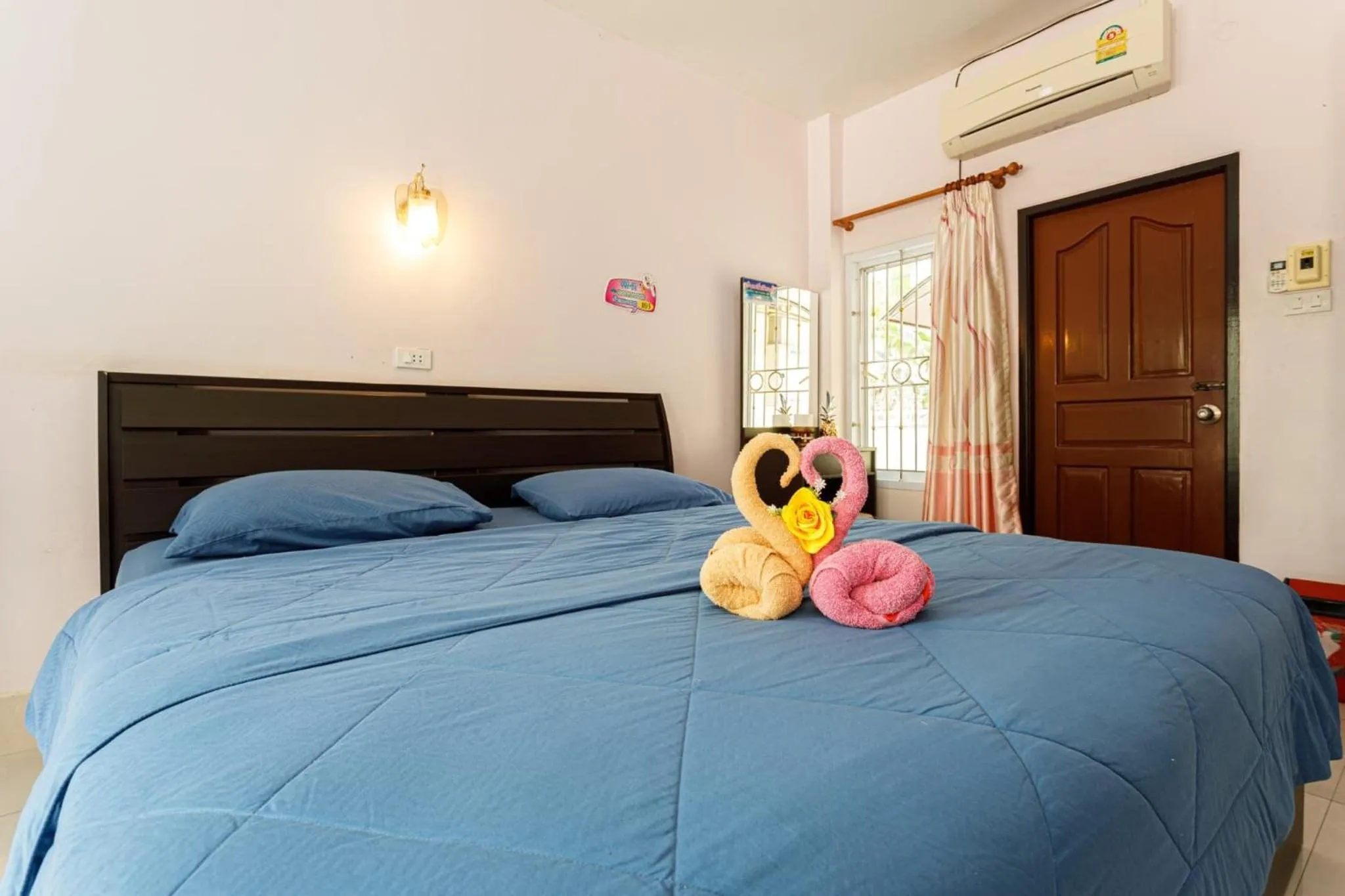 Bed in Pennaung Resort