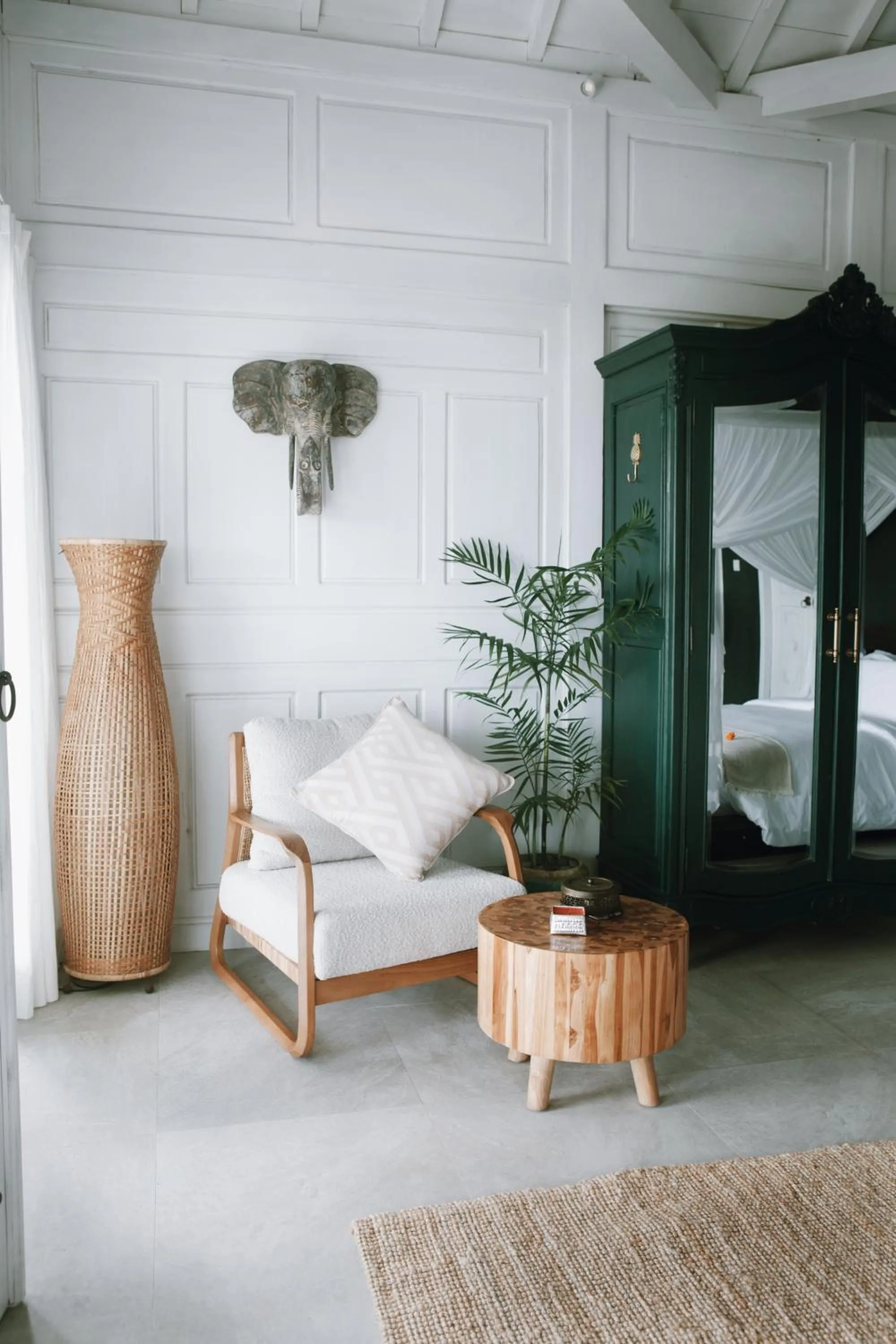 Living room, Bed in White Tortoise Eco Villa's