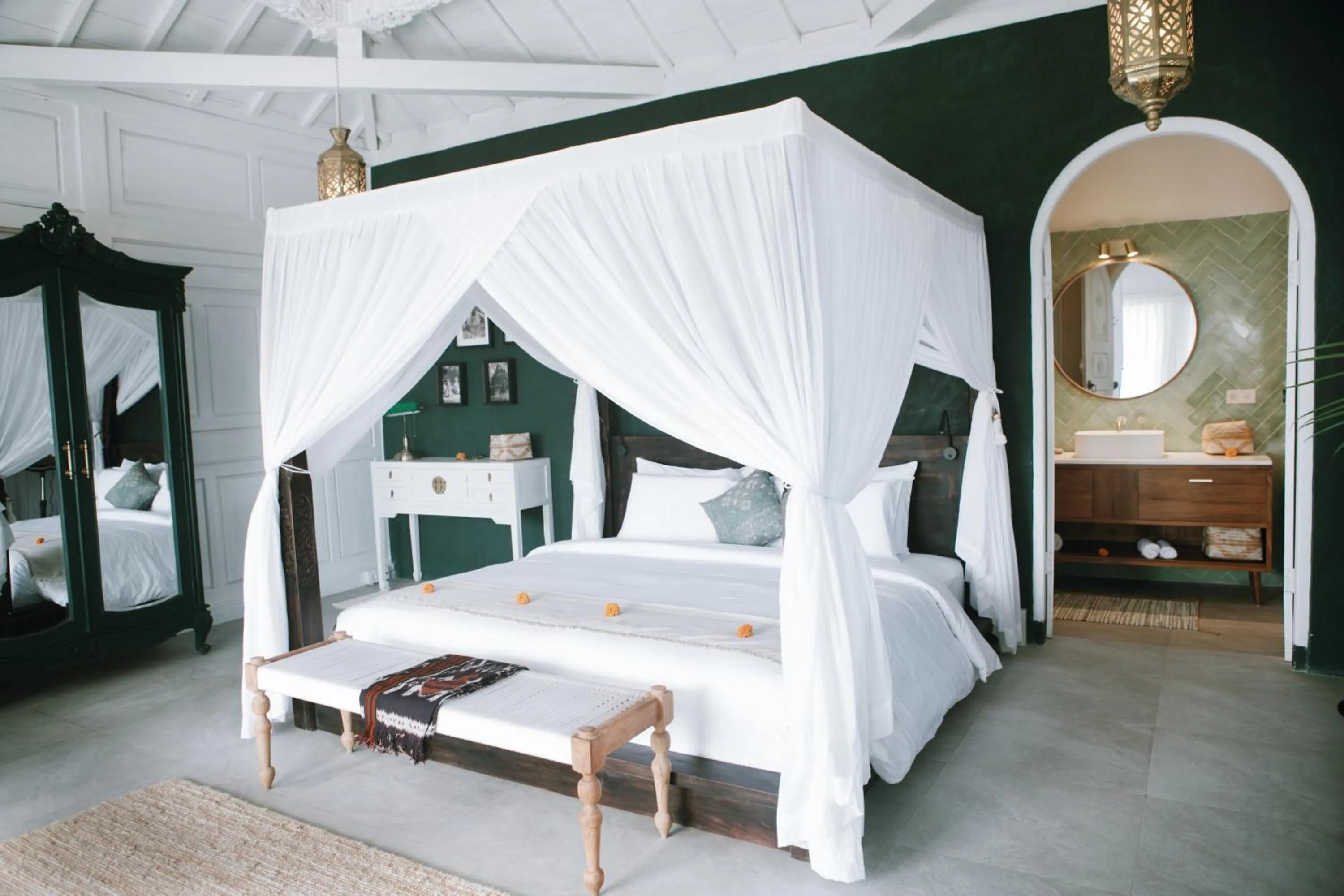 Bed in White Tortoise Eco Villa's