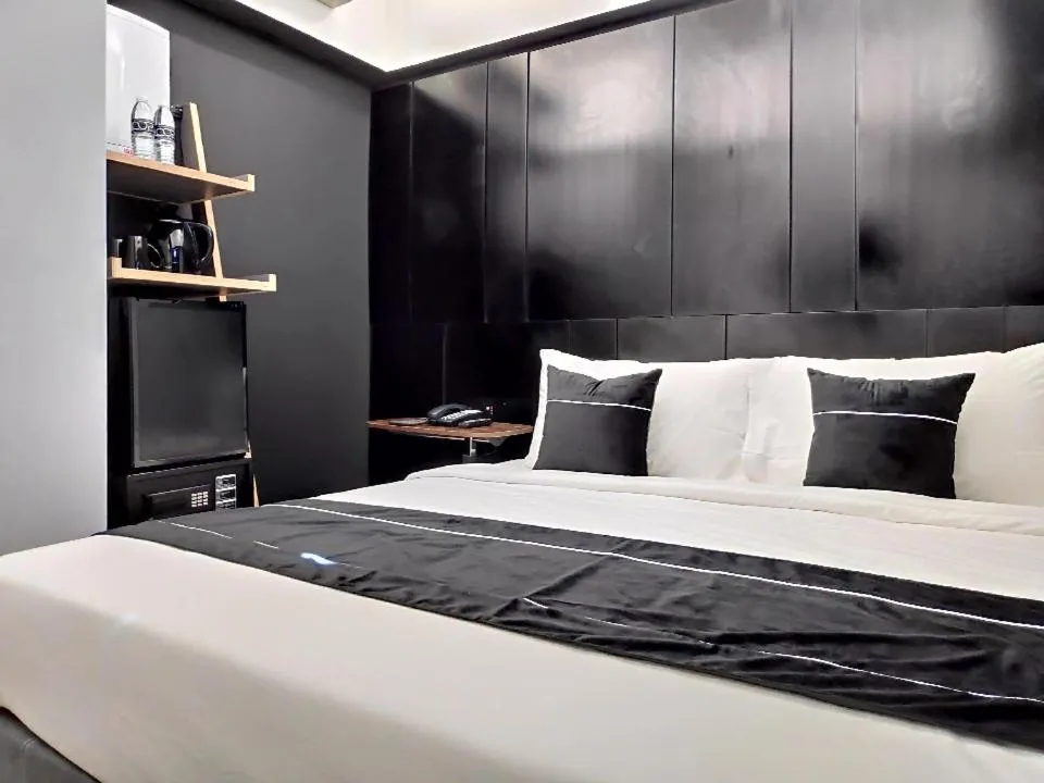 Bed in Loop On Leith George Town Penang Hotel