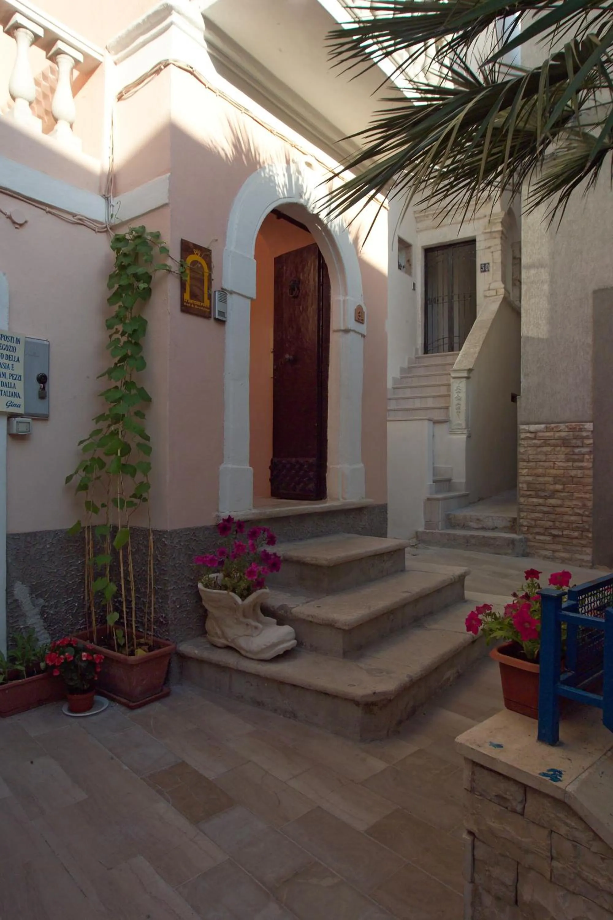 Facade/entrance in Le Antiche Porte