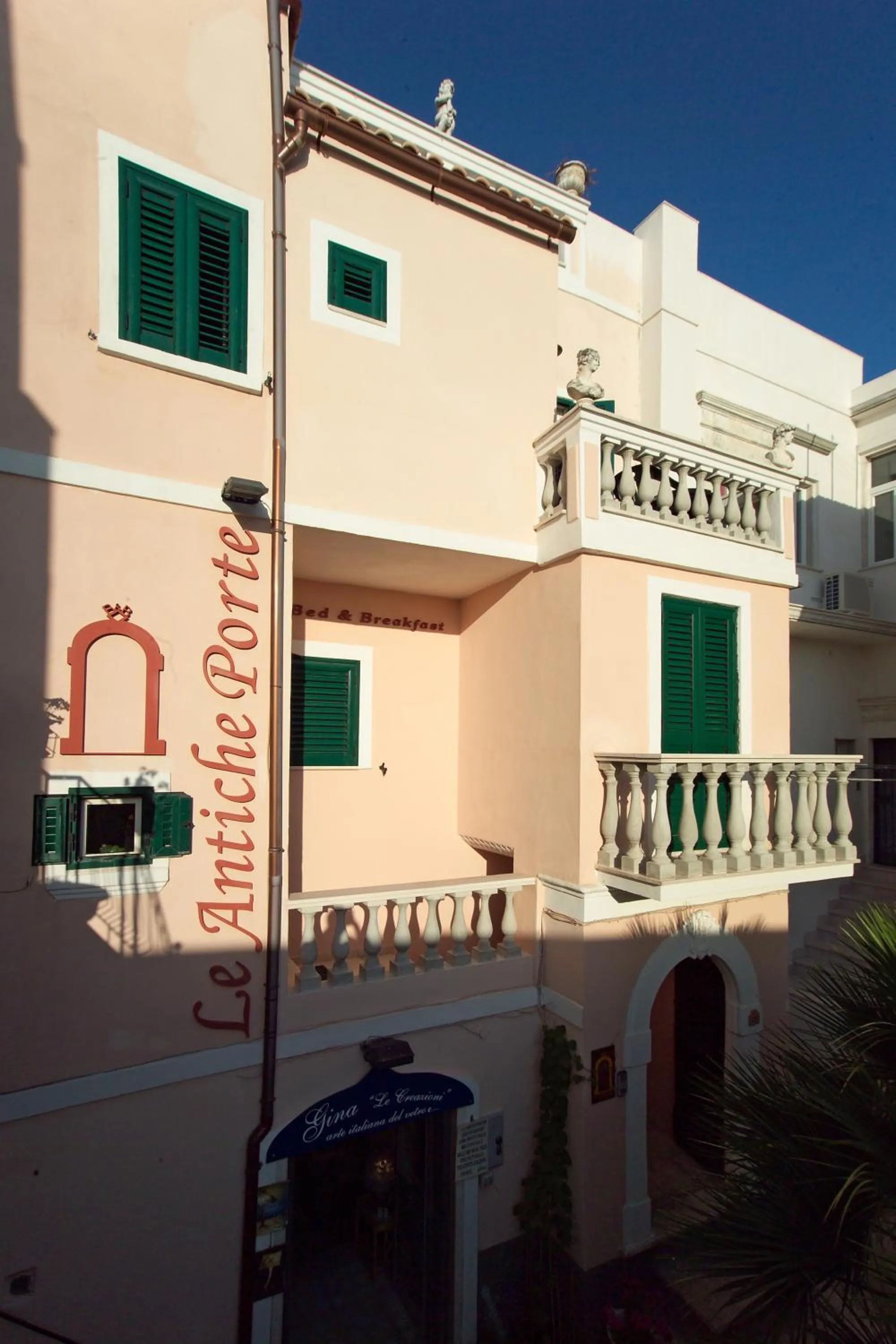 Facade/entrance in Le Antiche Porte