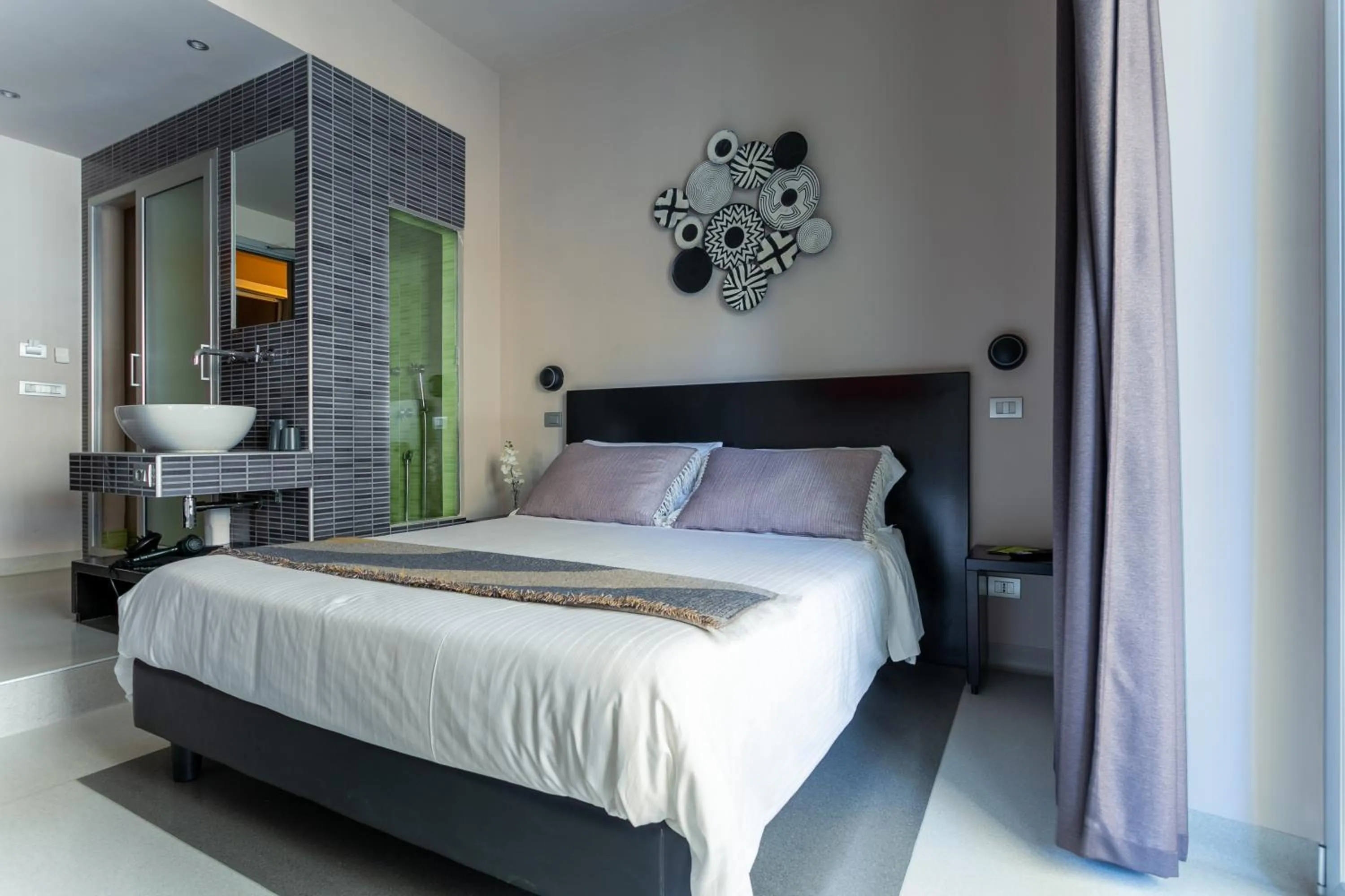 Bedroom, Bed in Moai Home