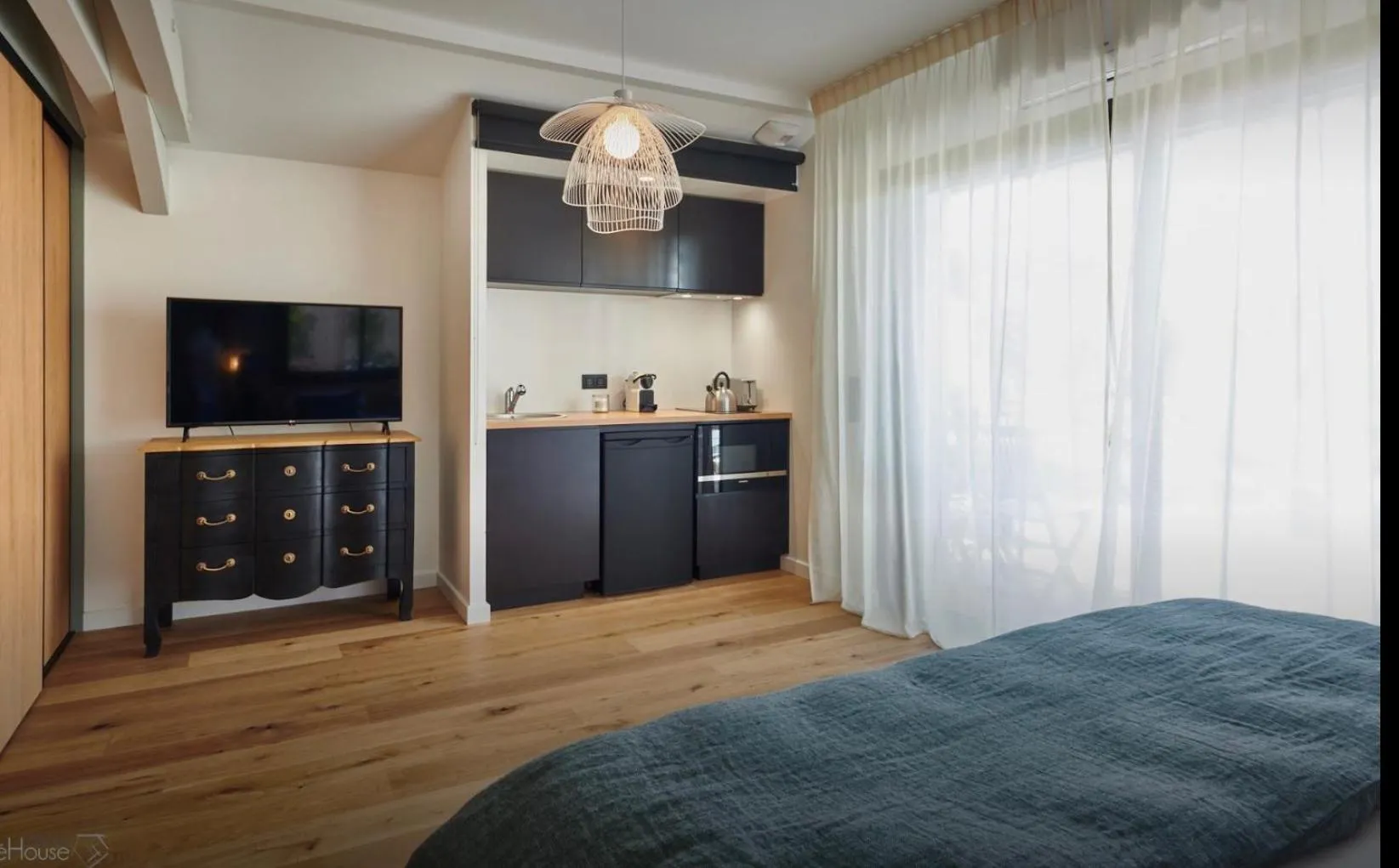 TV and multimedia, Bed in Le Cabanon Bidart