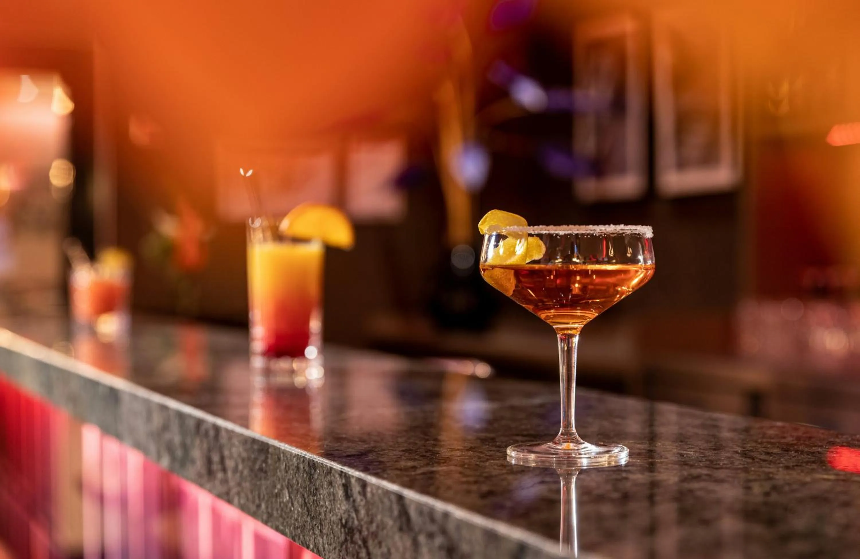 Lounge or bar in Leonardo Hotel Dortmund