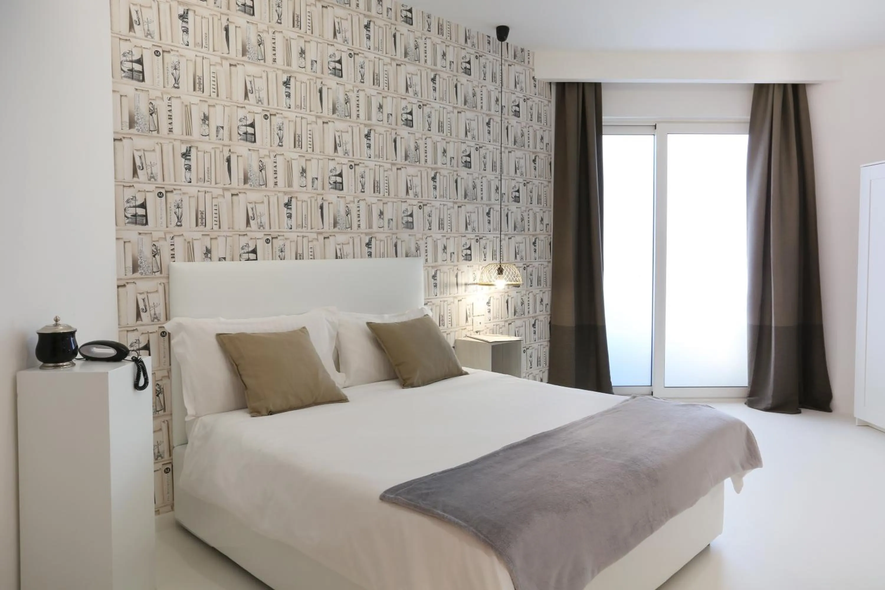 Balcony/Terrace, Bed in Hotel Royal Paestum